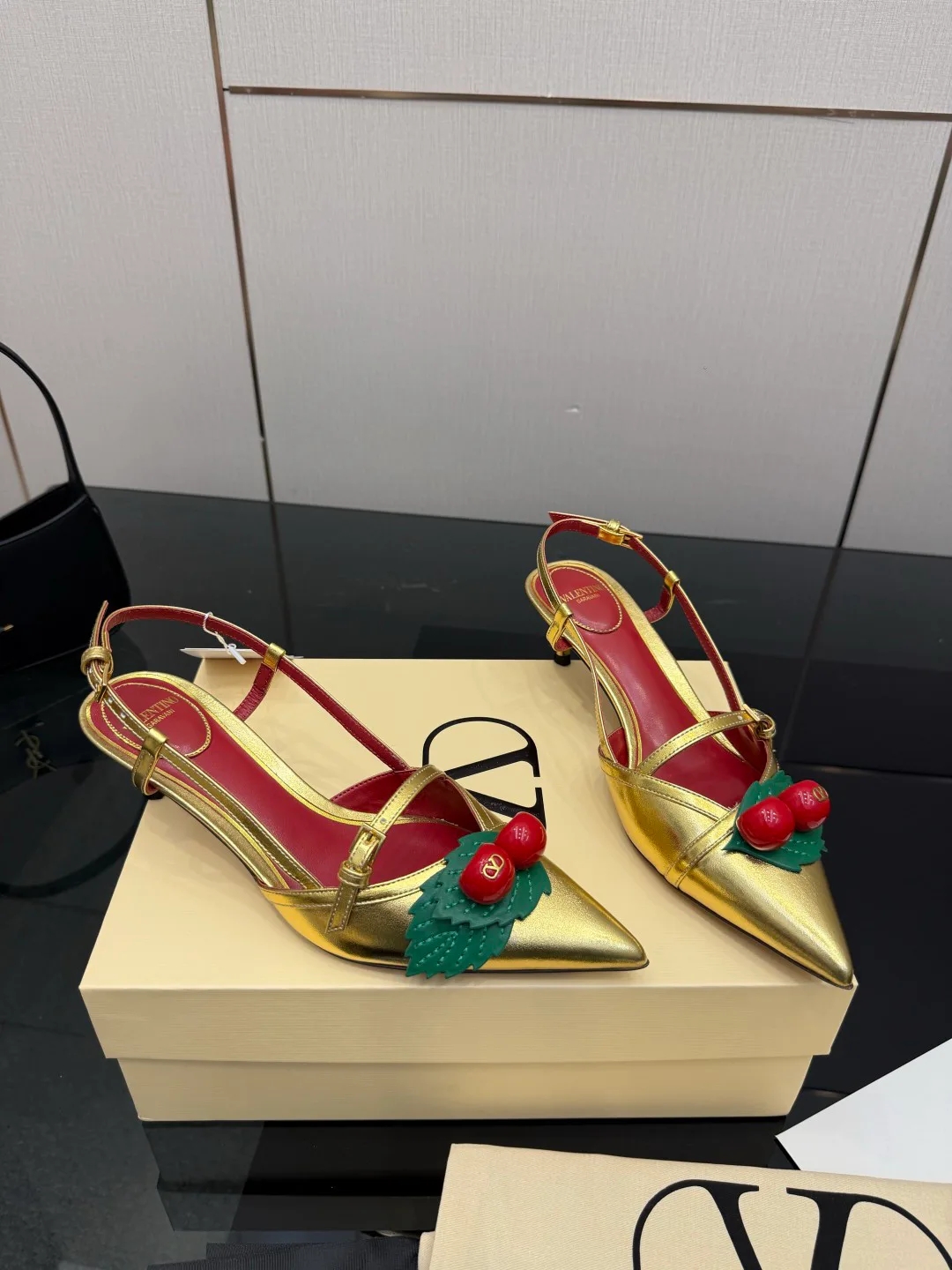 Сандалии Женские Valentino 11682323