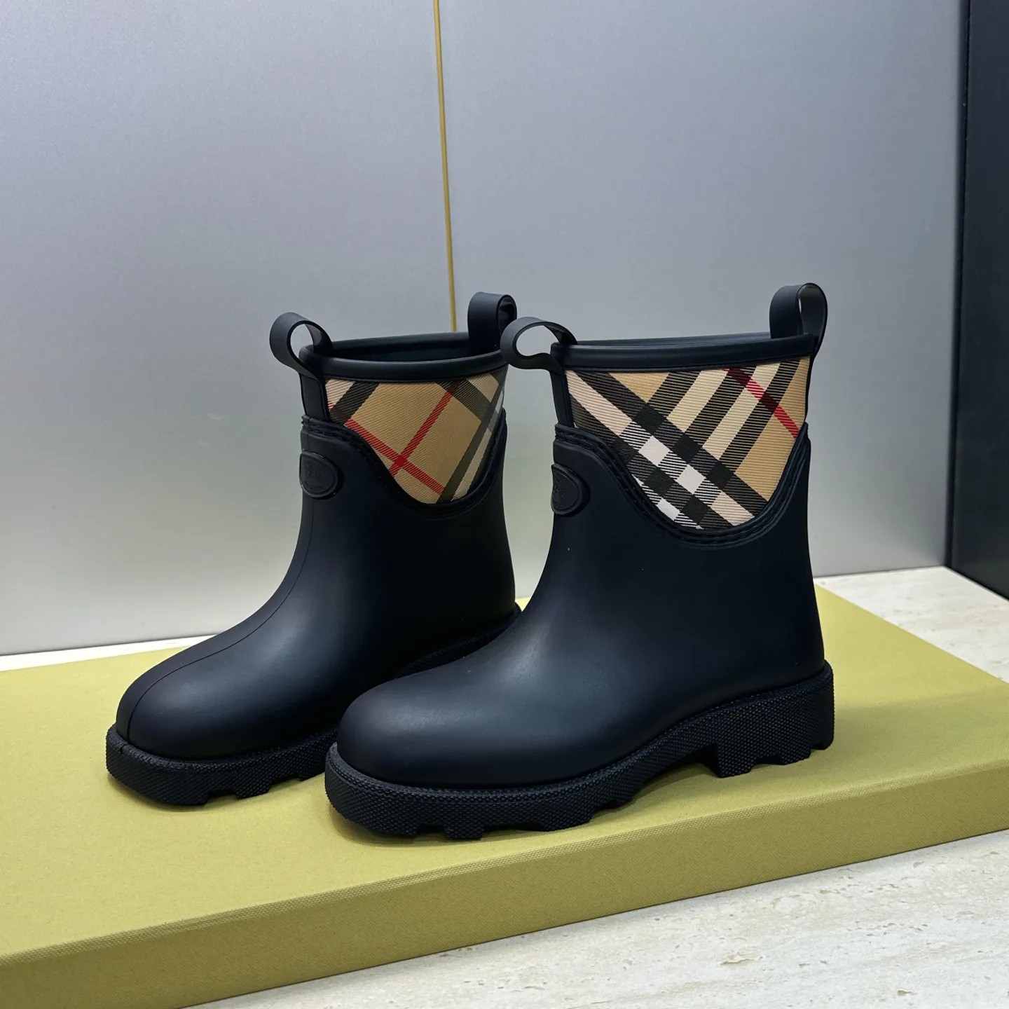 Сапоги Женские Burberry 18235848