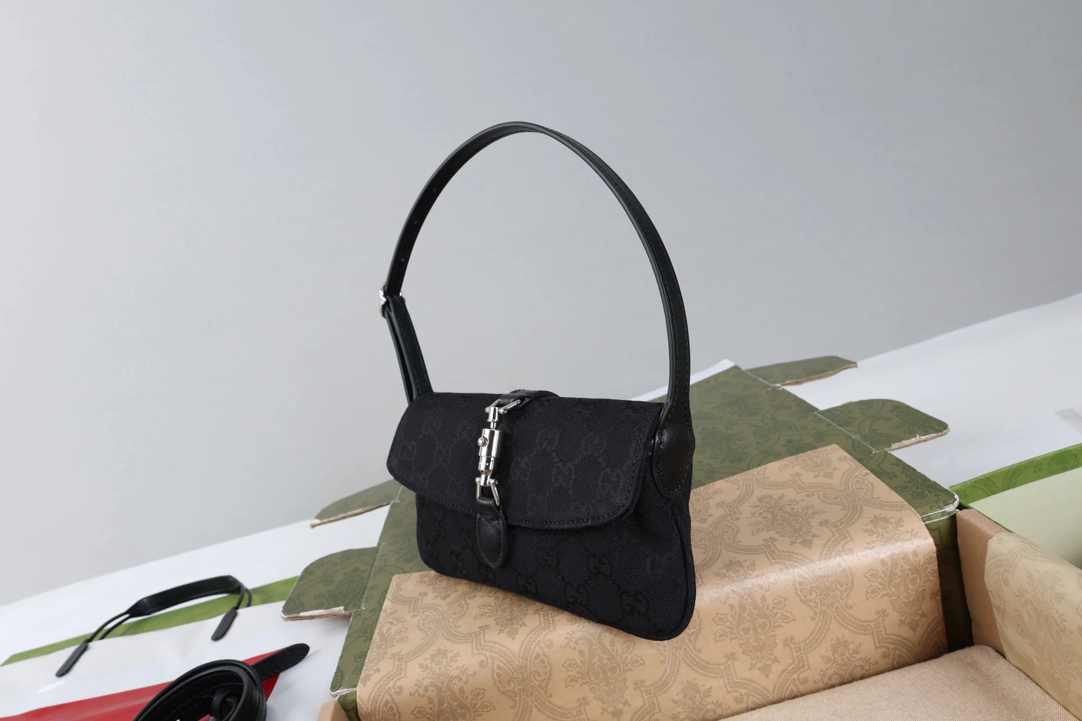 Классические Сумки Женские Gucci 11762196