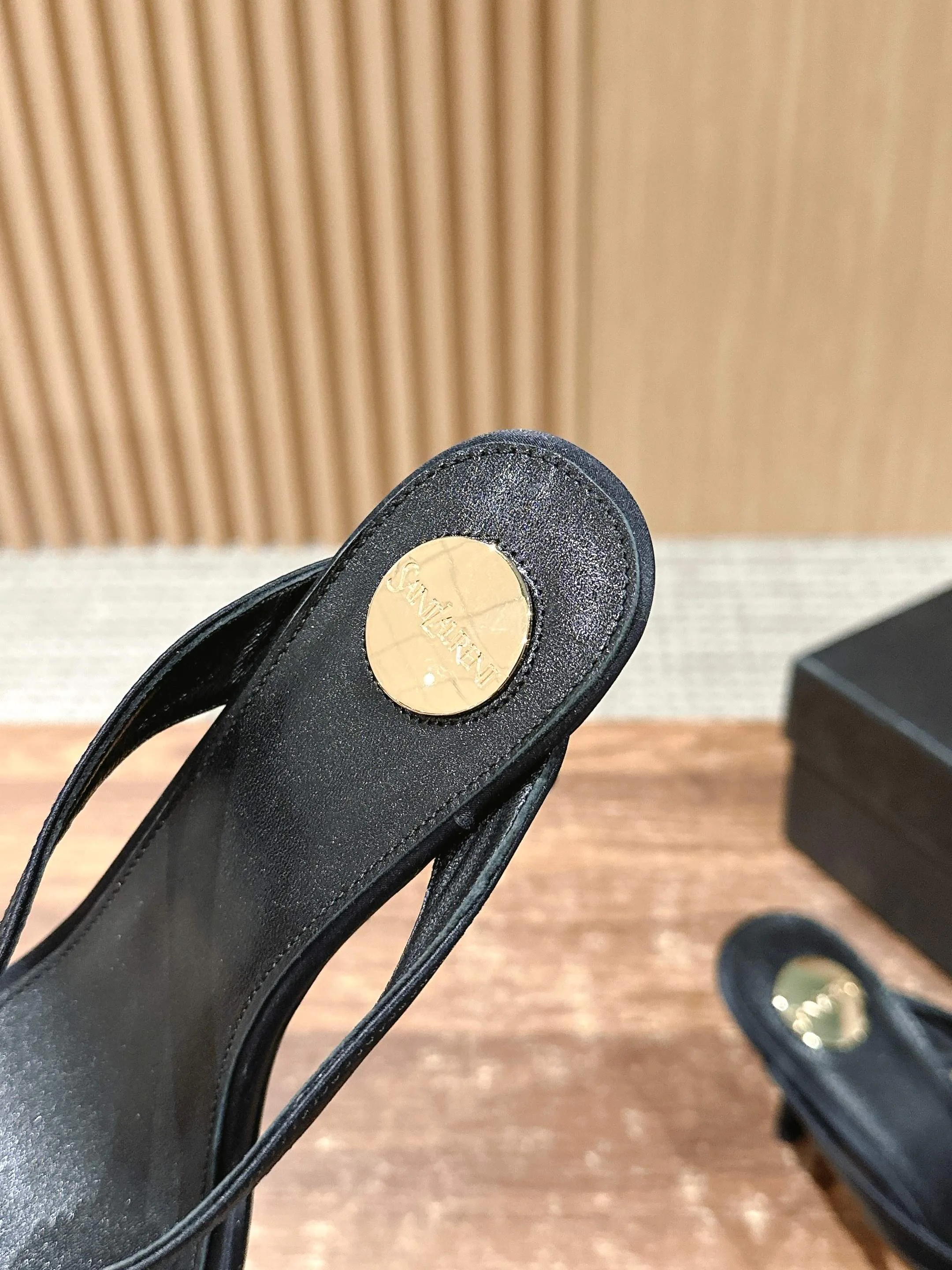 Босоножки Женские Saint Laurent 68865