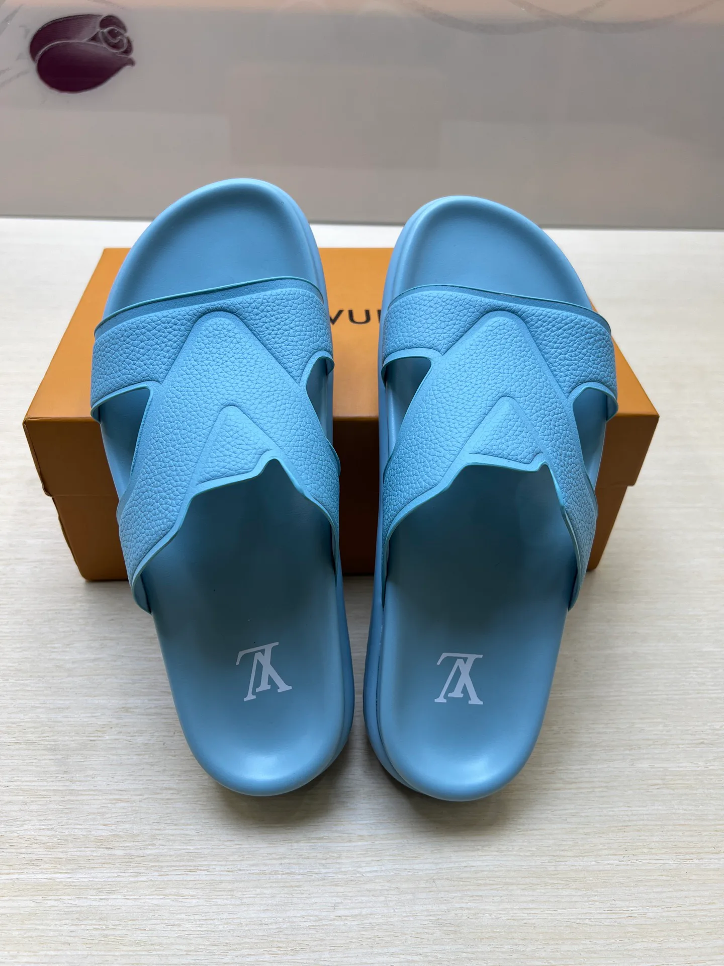 Сандалии Мужские Louis Vuitton 11228583