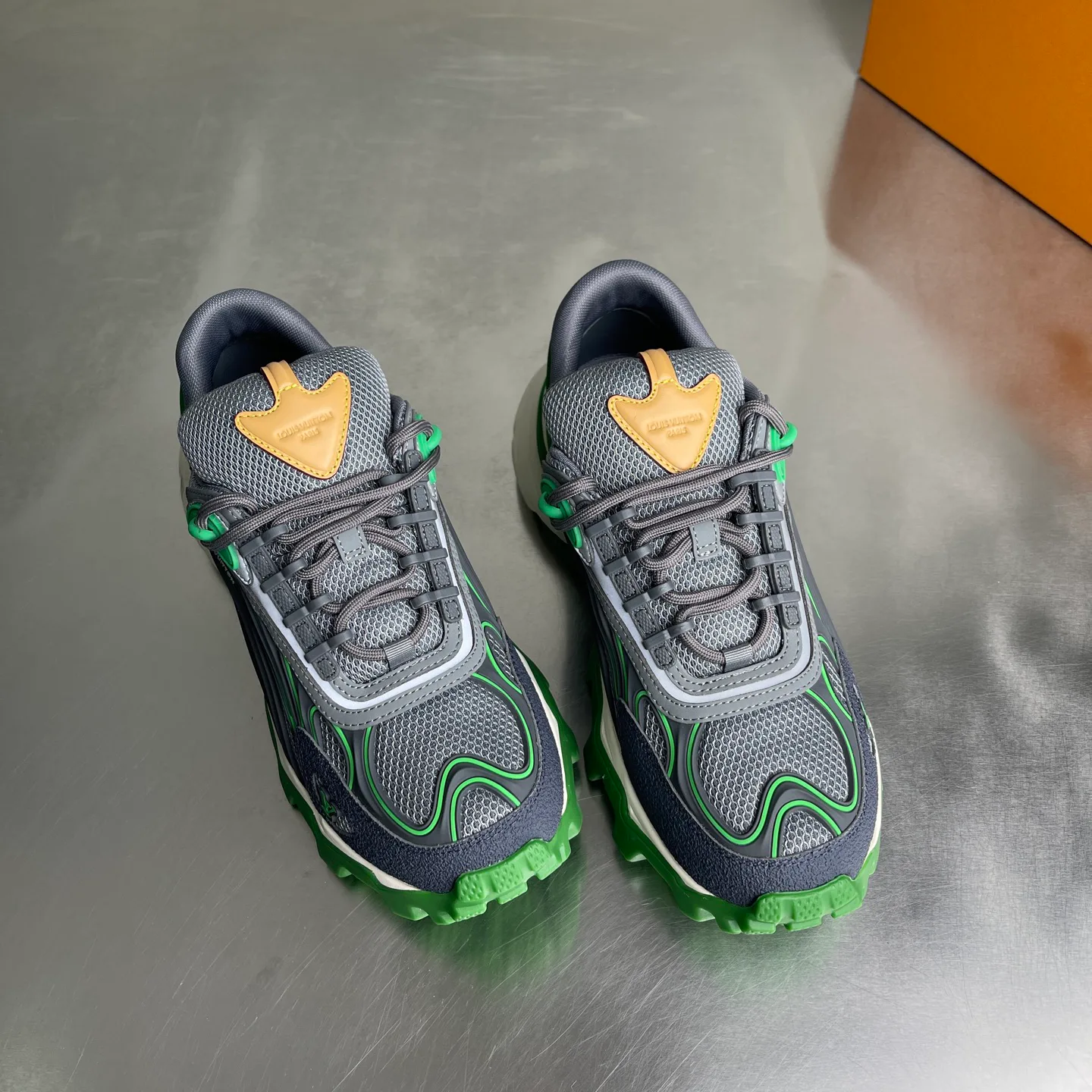 Кроссовки Мужские Louis Vuitton 1049821