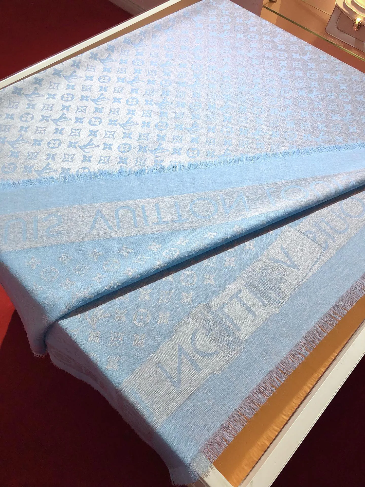 Шарфы Louis Vuitton 859946