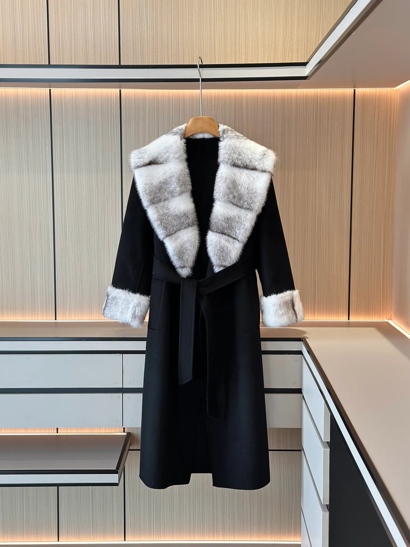 Пальто Женские Loro Piana 18597230