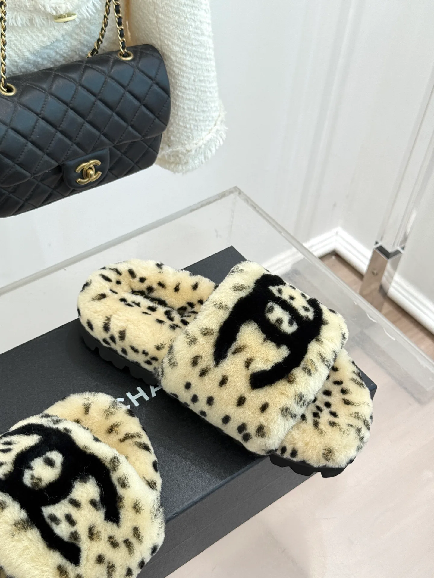 Тапочки Женские Chanel 18702871