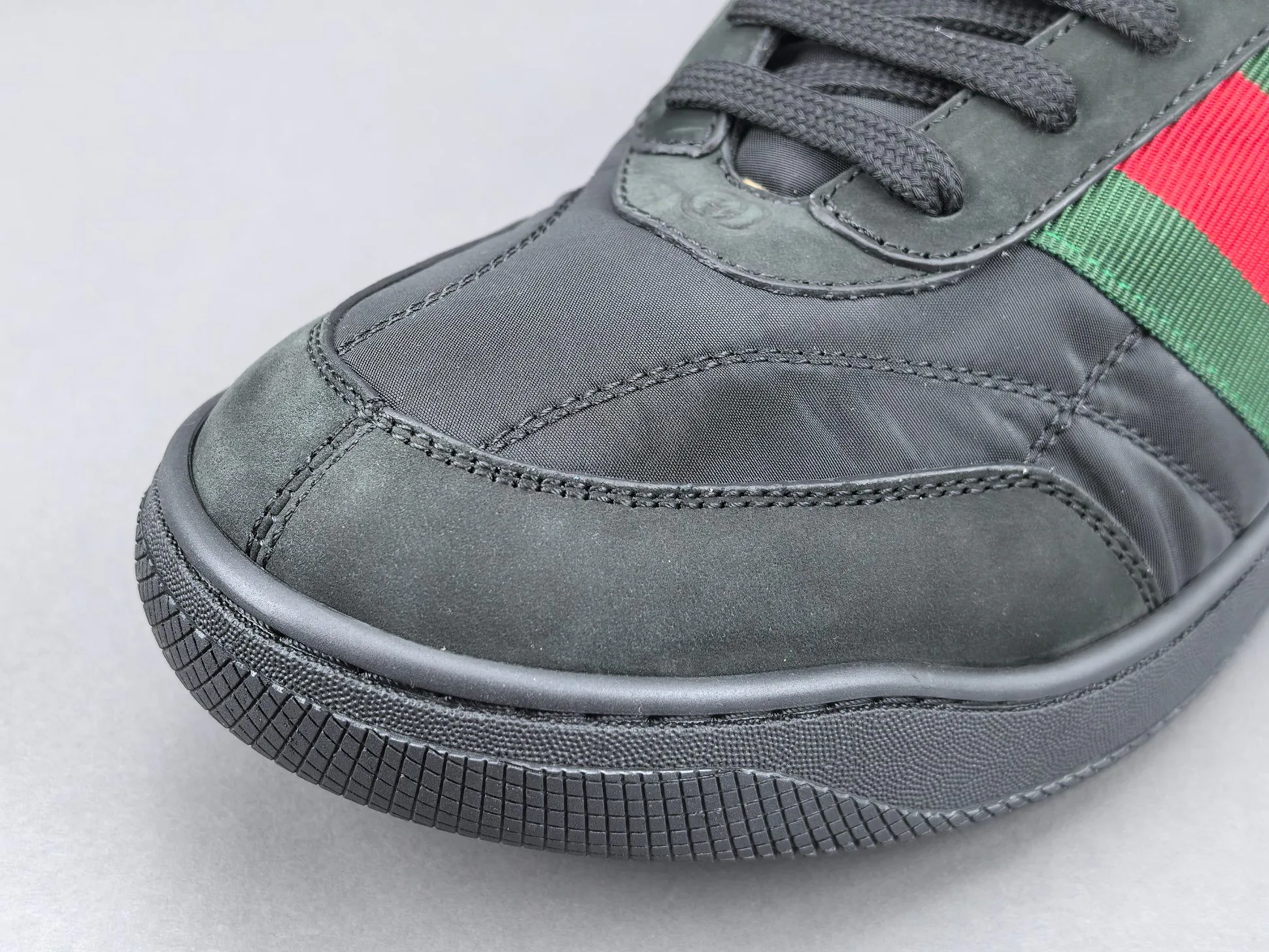 Кроссовки Женские Gucci 18552276