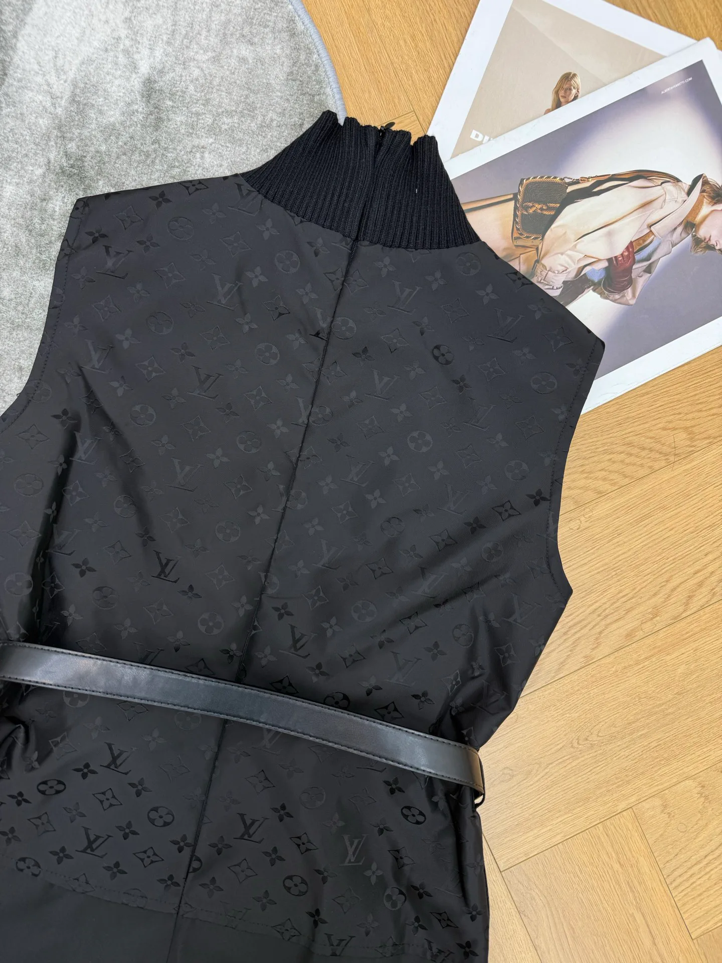 Платья Женские Louis Vuitton 19145925