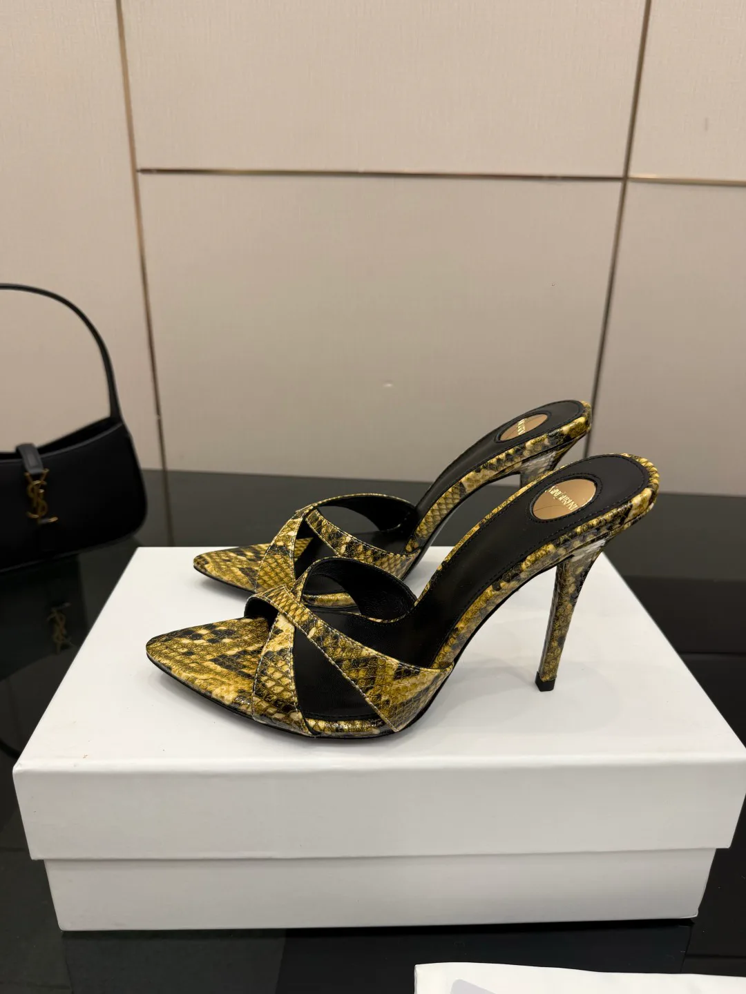 Босоножки Женские Saint Laurent 11409899