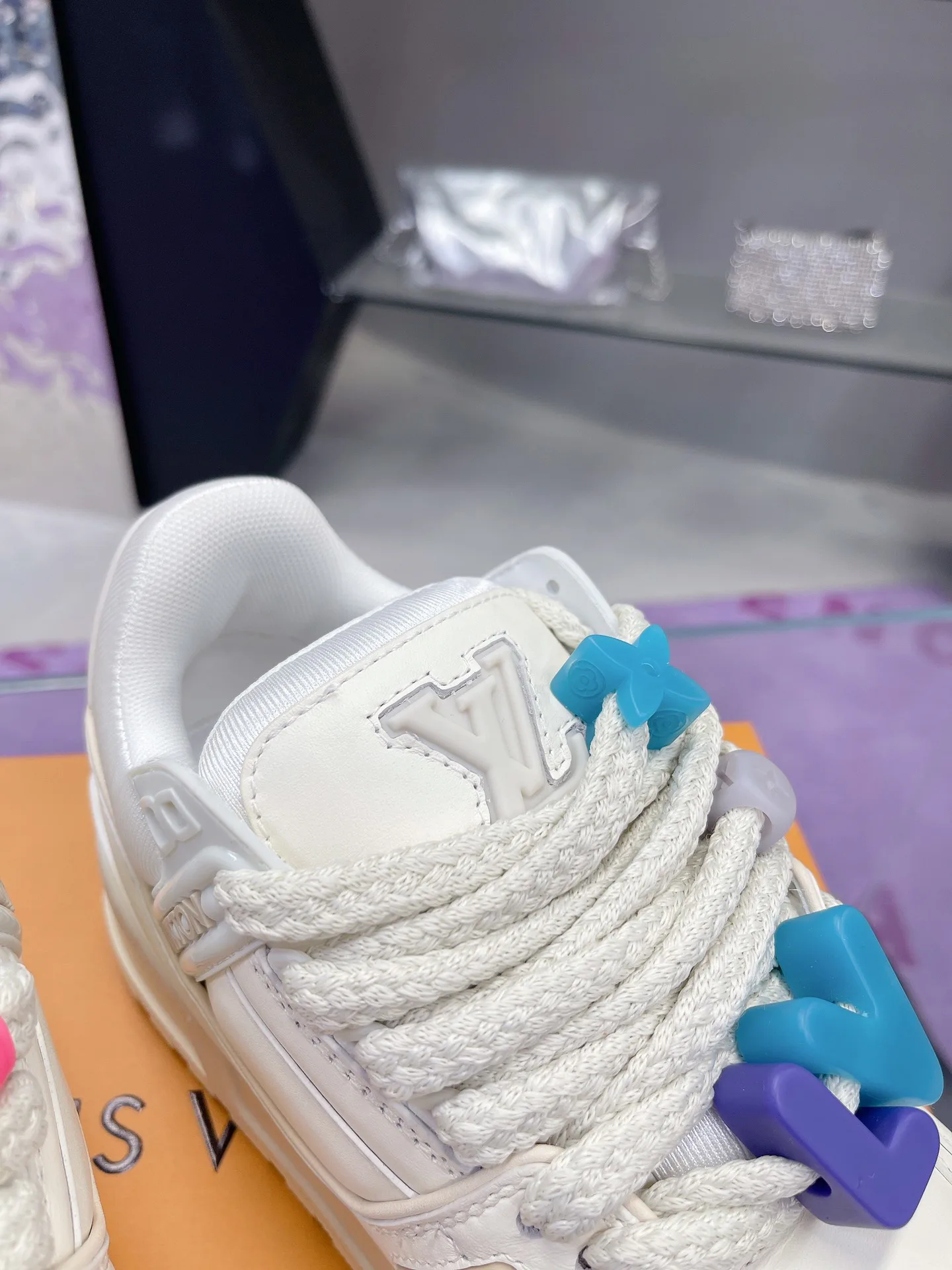 Кроссовки Женские Louis Vuitton 276135