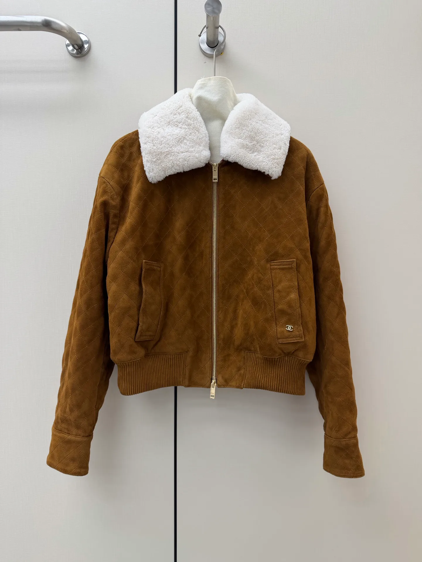 Кожаные Куртки И Дублёнки Женские Chanel 18992591