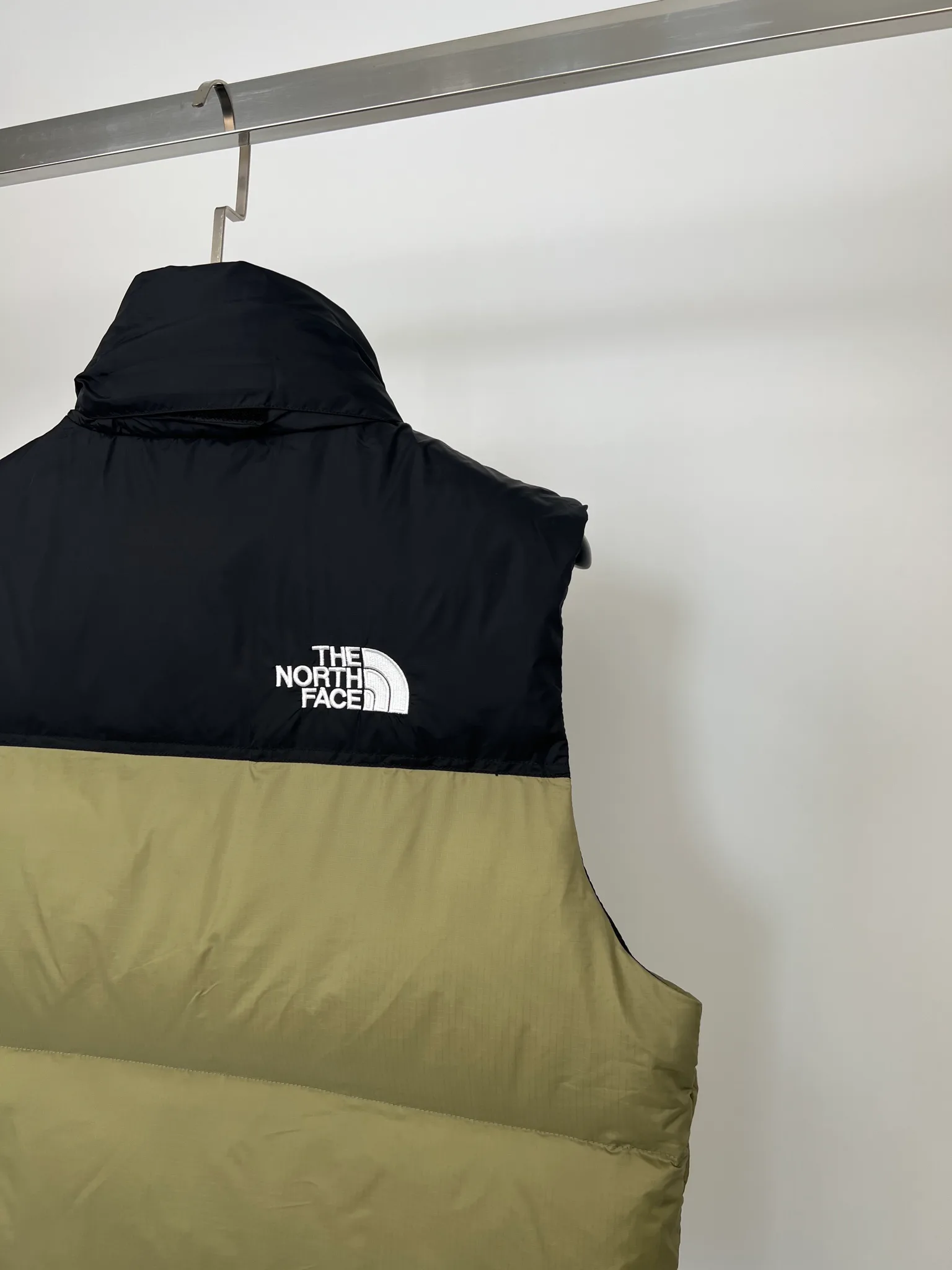Жилеты Женские The North Face 18416024