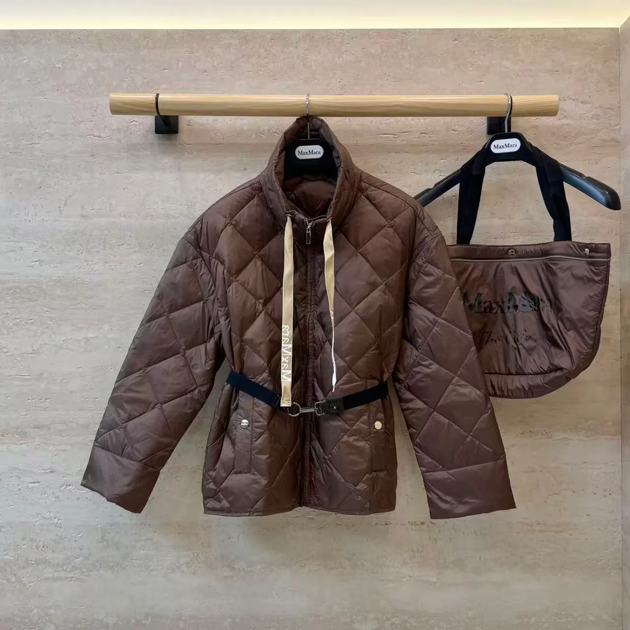 Куртки И Пуховики Женские Max Mara 18376174