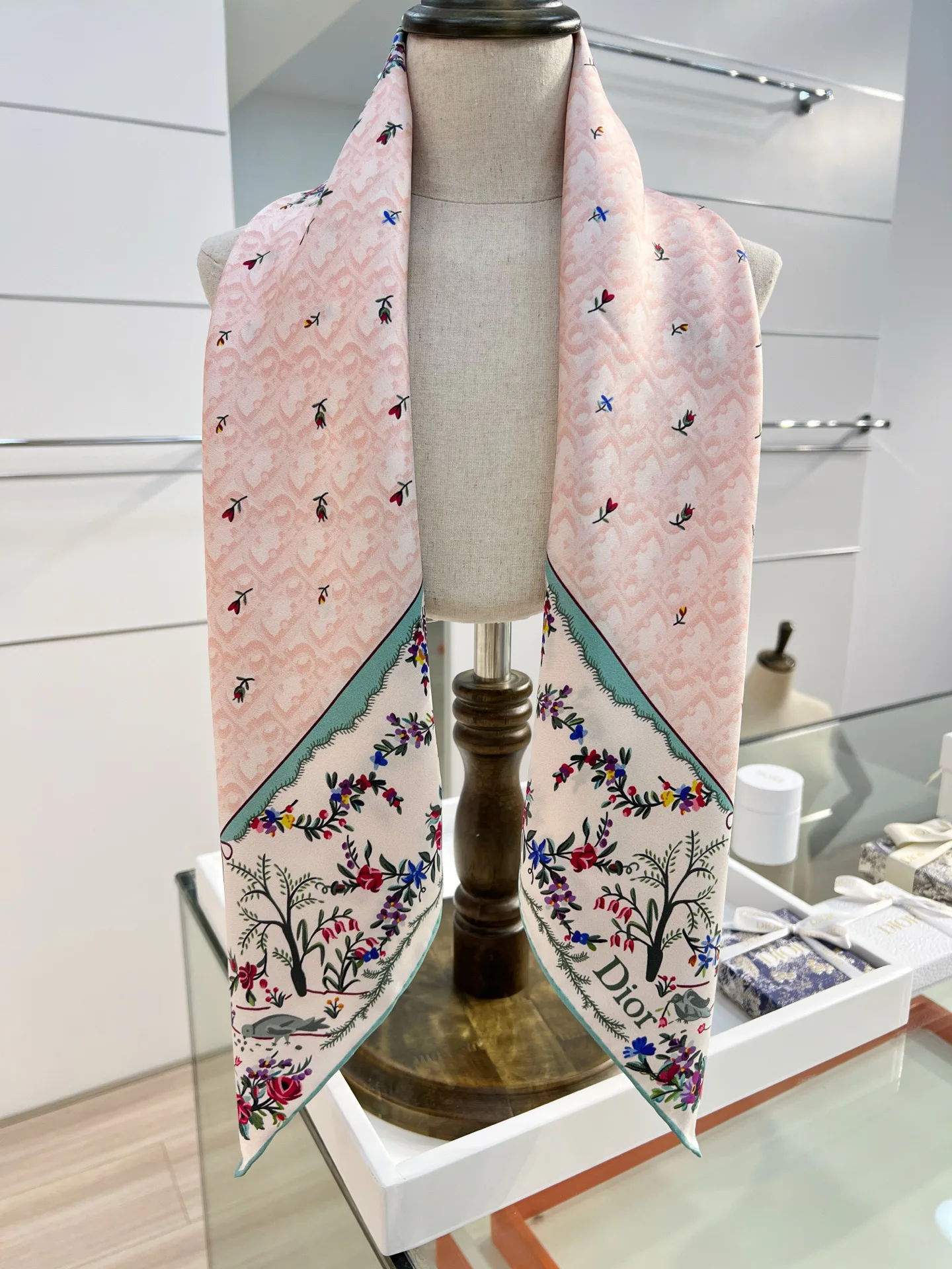 Платки Christian Dior 13434518