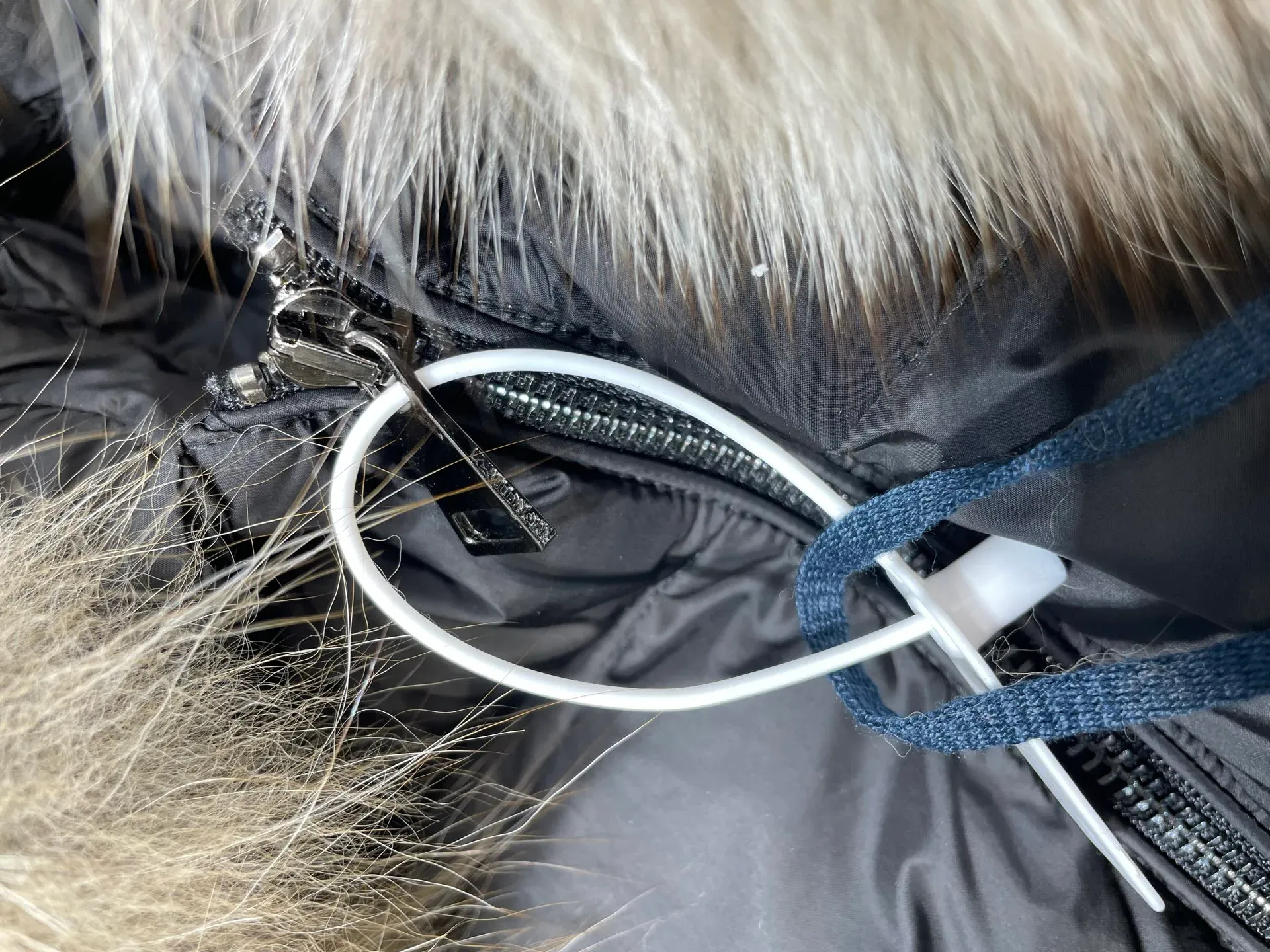 Куртки И Пуховики Женские Moncler 1041734