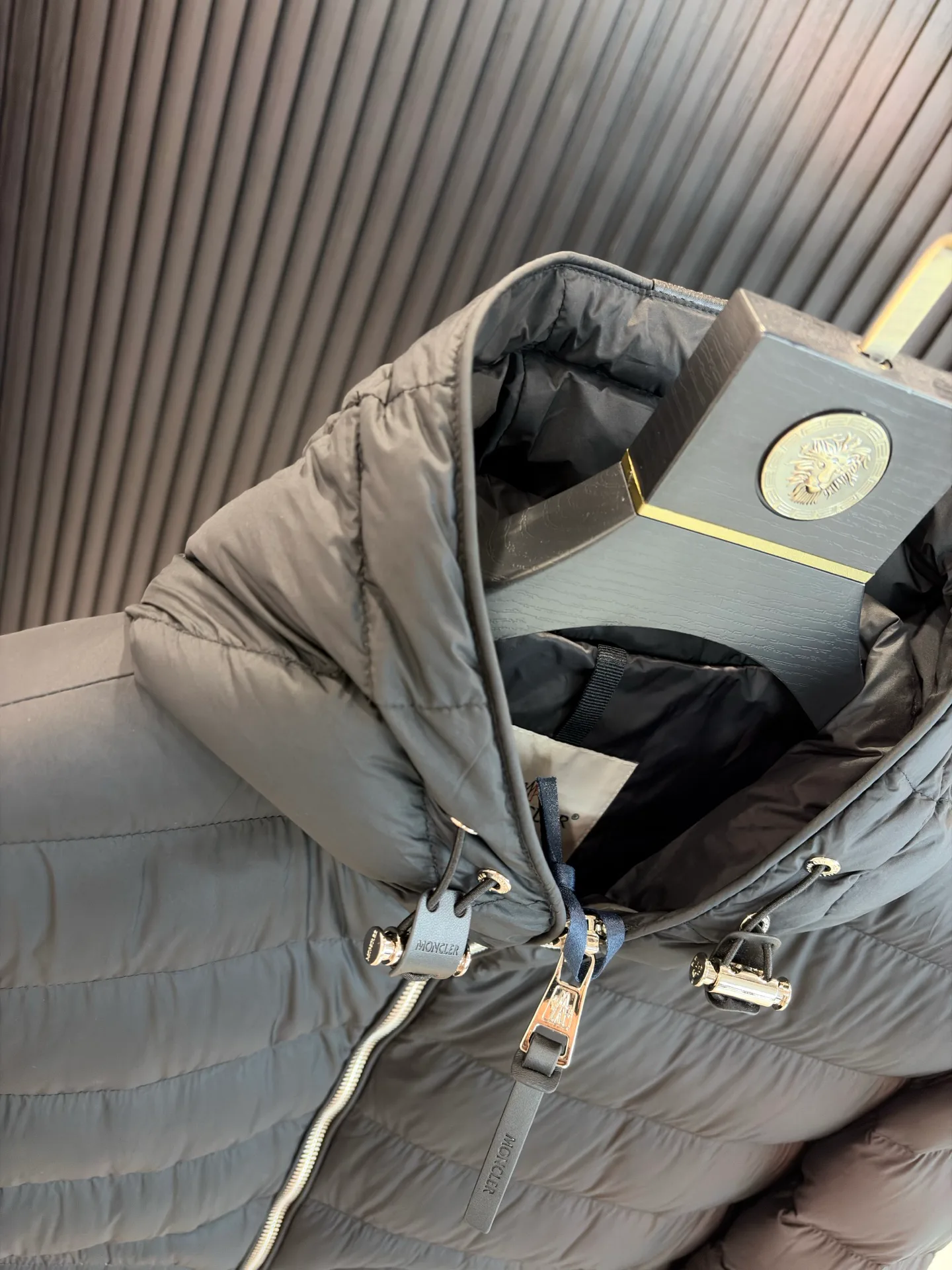 Куртки И Пуховики Женские Moncler 18188488