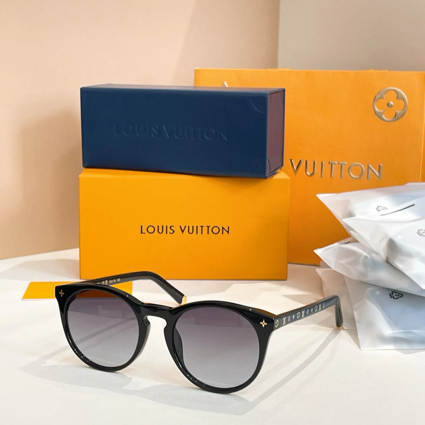 Очки Louis Vuitton 11679528