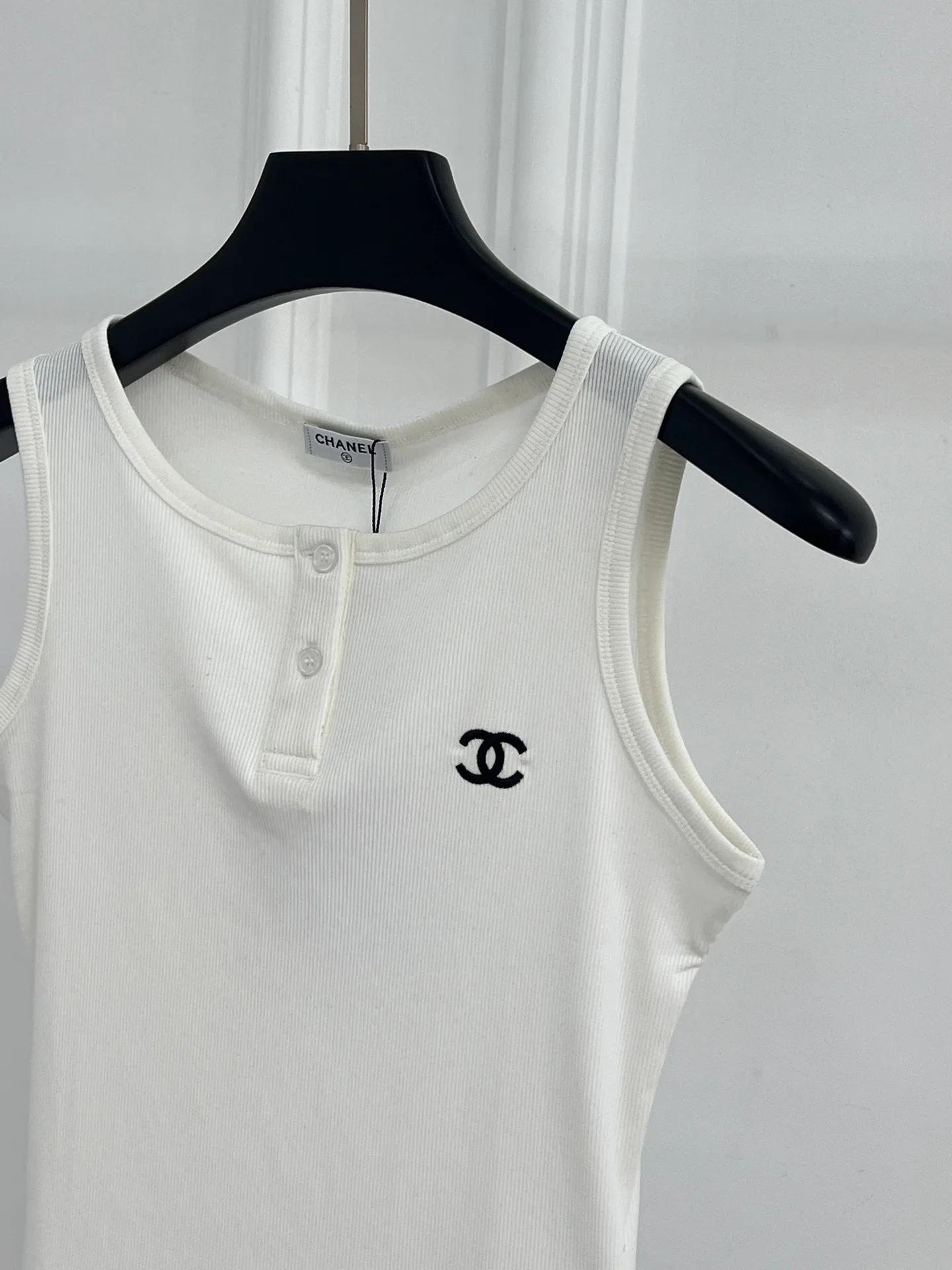 Жилеты Женские Chanel 11432970