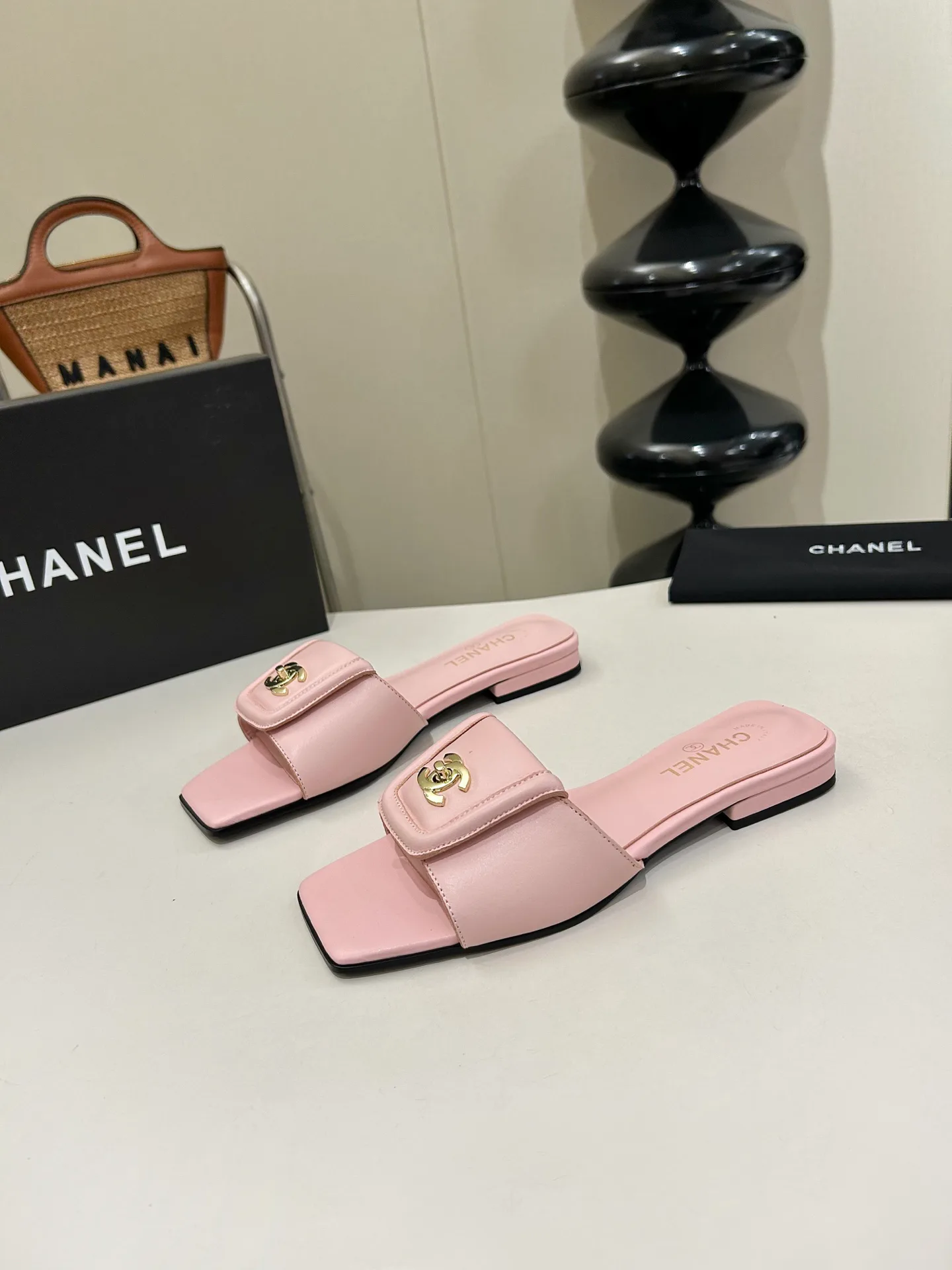 Шлепанцы Женские Chanel 13077795