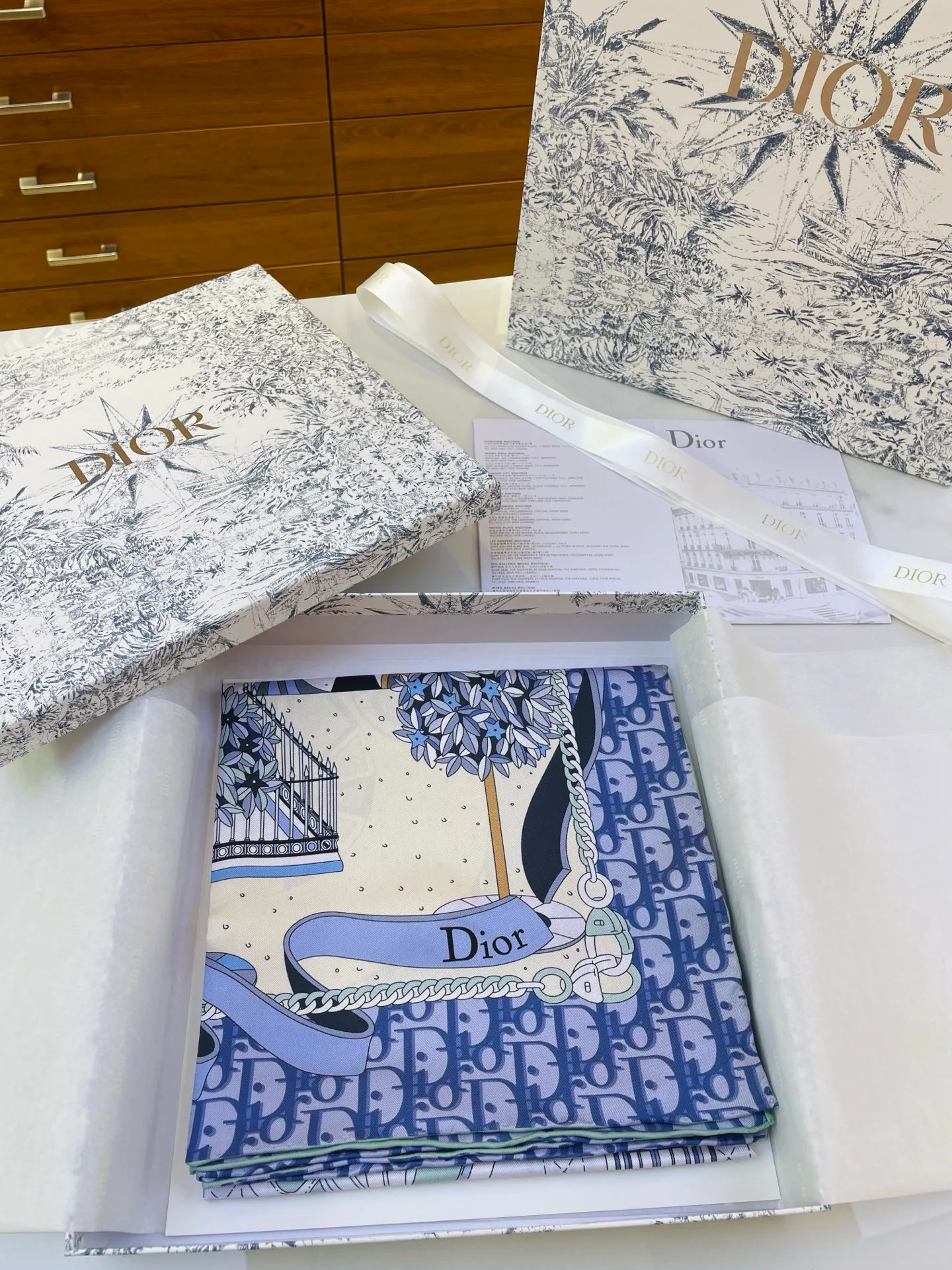 Платки Christian Dior 14596826