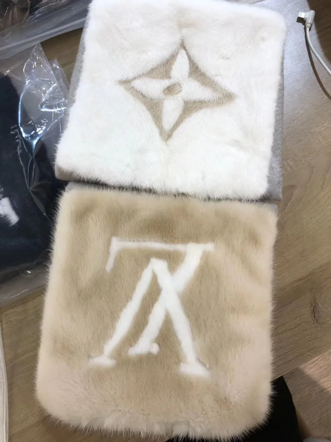 Шарфы Louis Vuitton 1065905