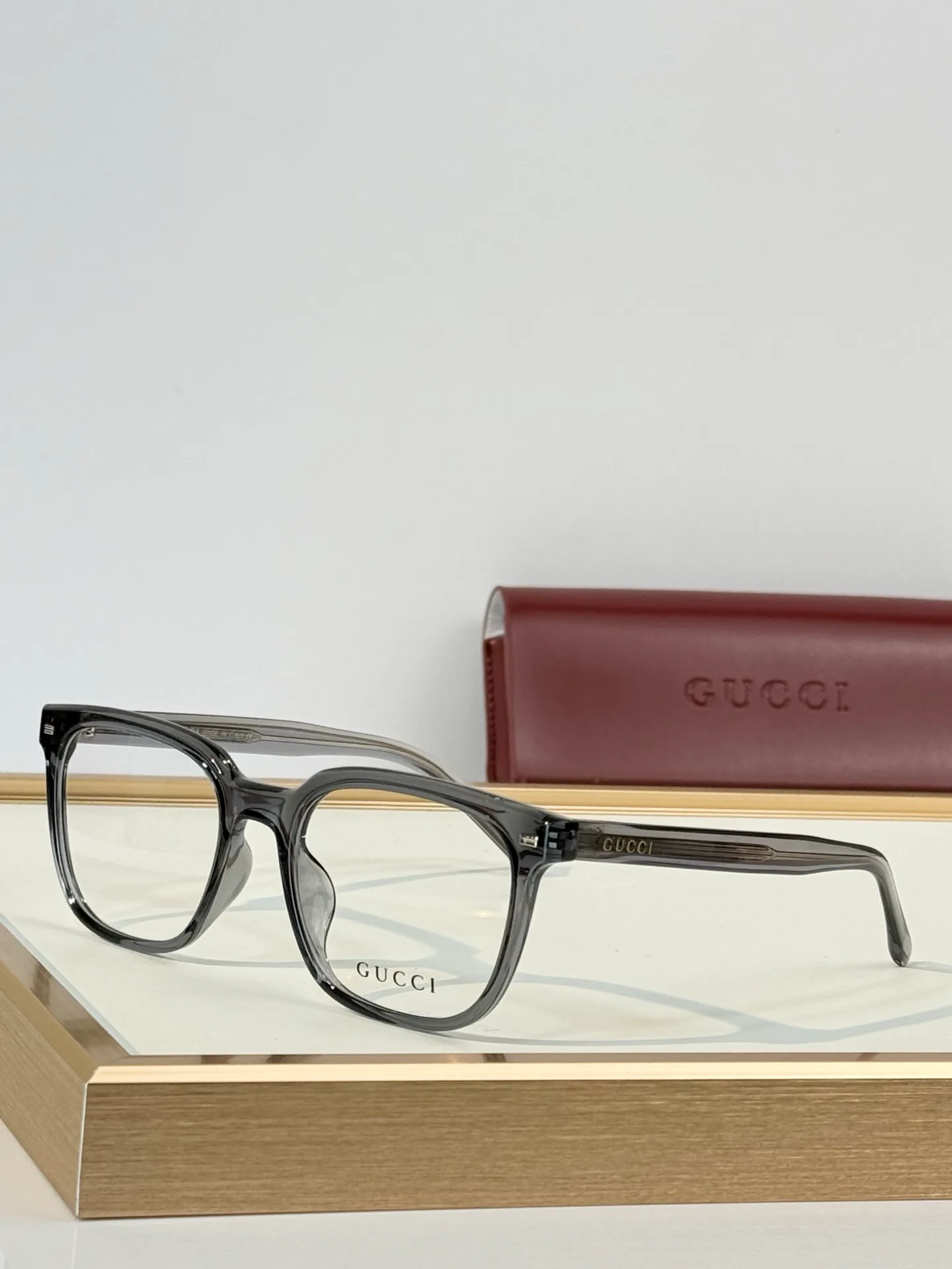 Очки Gucci 18117821