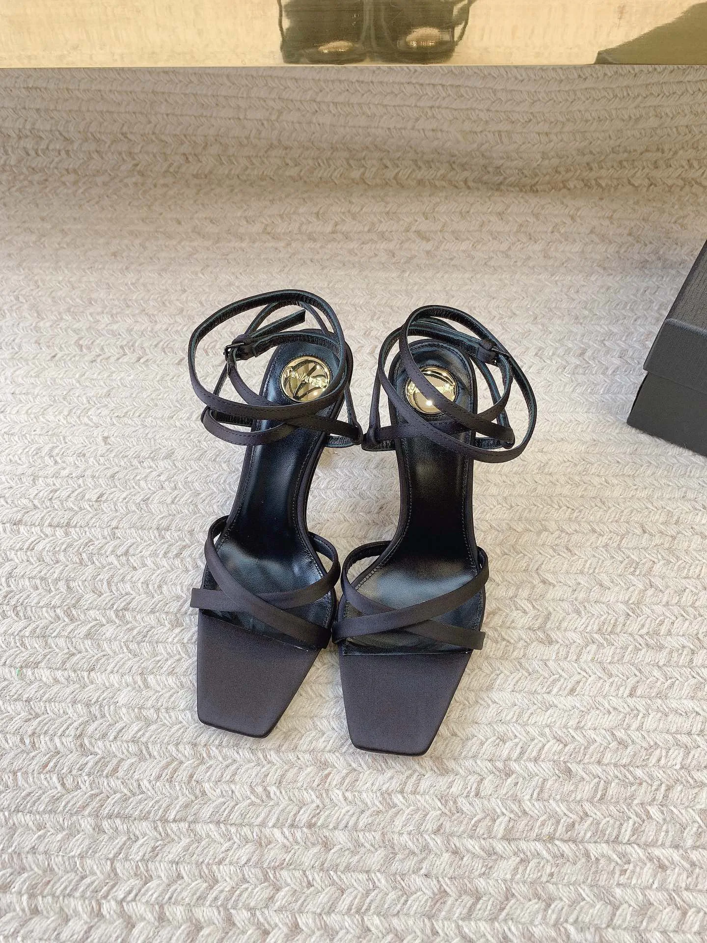 Босоножки Женские Saint Laurent 23791