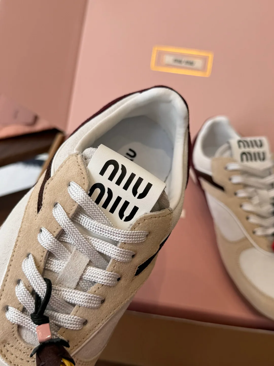 Кроссовки Женские Miu Miu 18627579