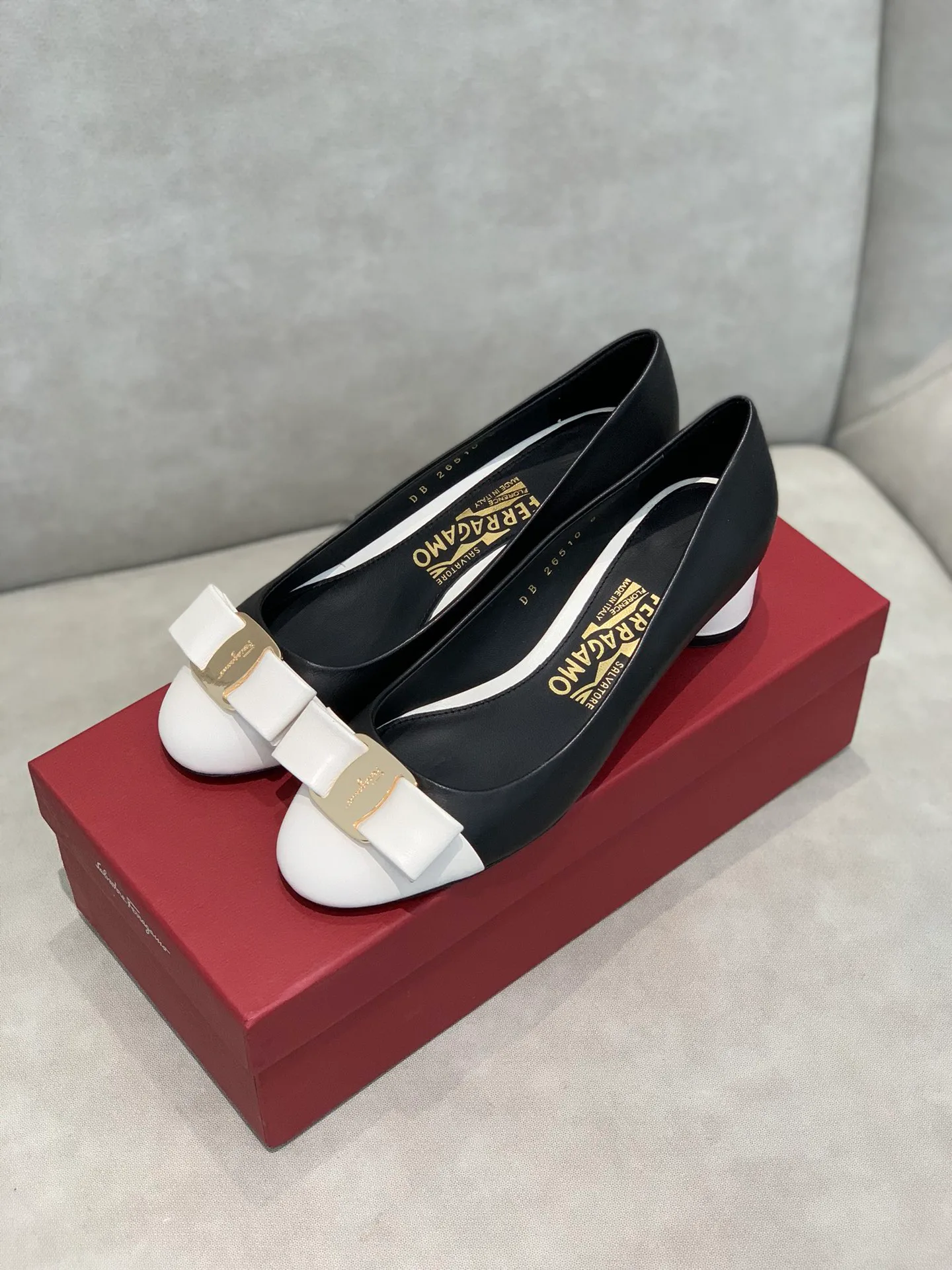 Туфли Женские Salvatore Ferragamo 11675497