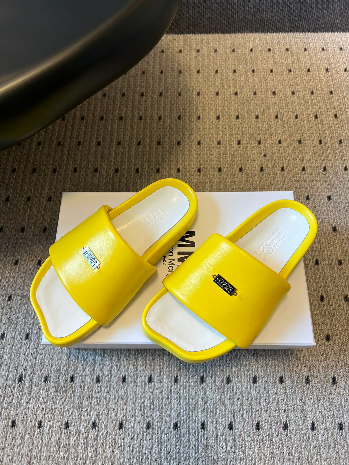 Шлепанцы Женские Maison Margiela 2387685