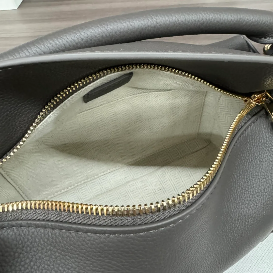 Классические Сумки Женские Loewe 11699868