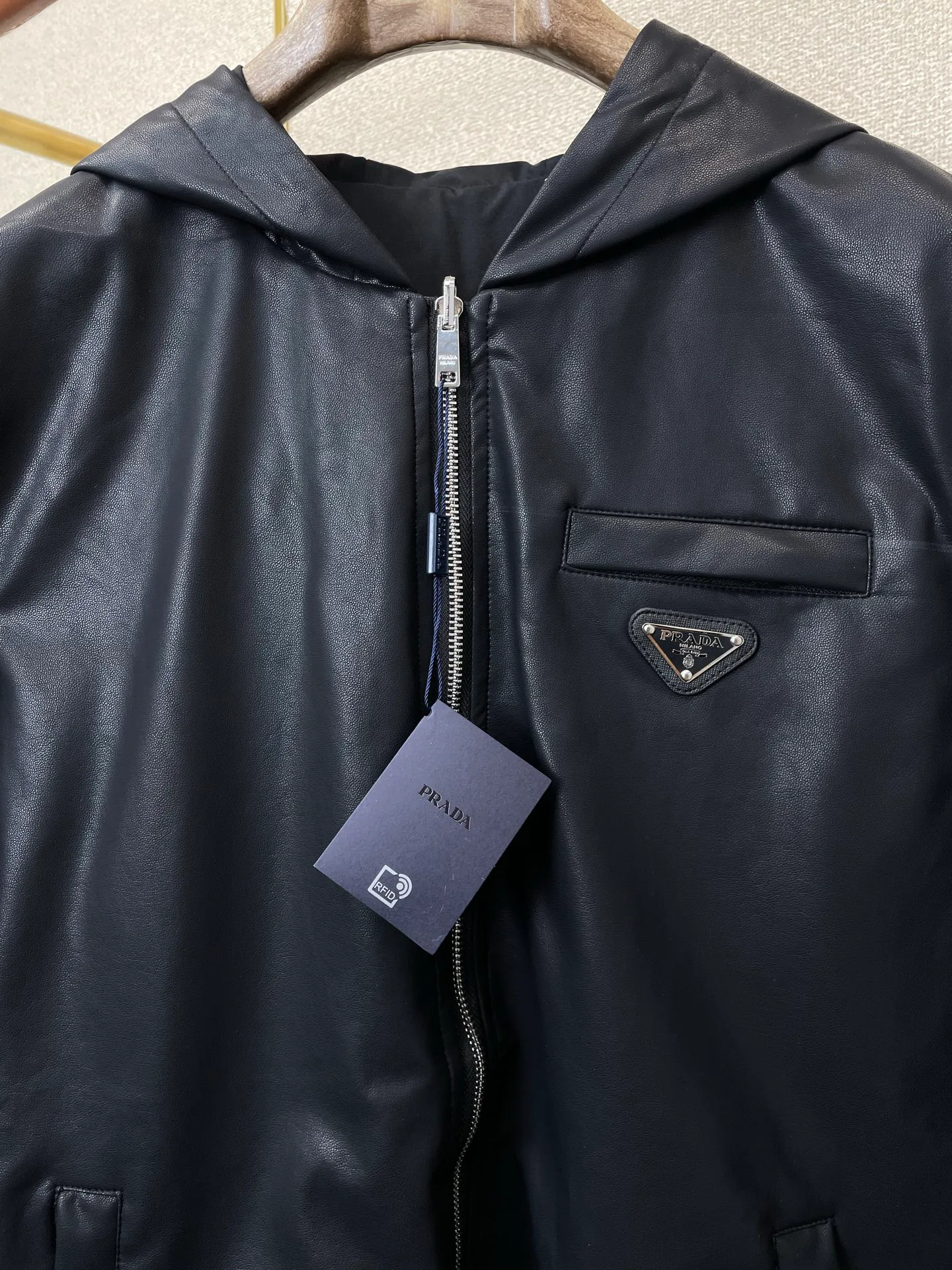 Кожаные Куртки И Дублёнки Мужские Prada 11523356
