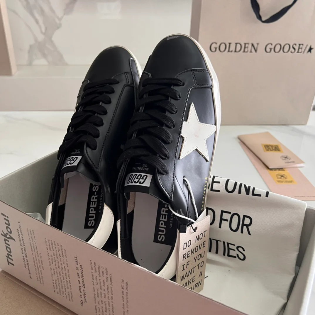Кроссовки Женские Golden Goose 16995647