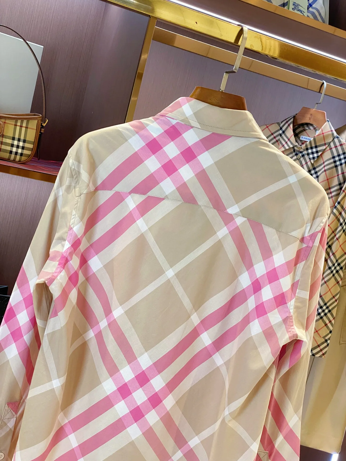 Рубашки Женские Burberry 17612910