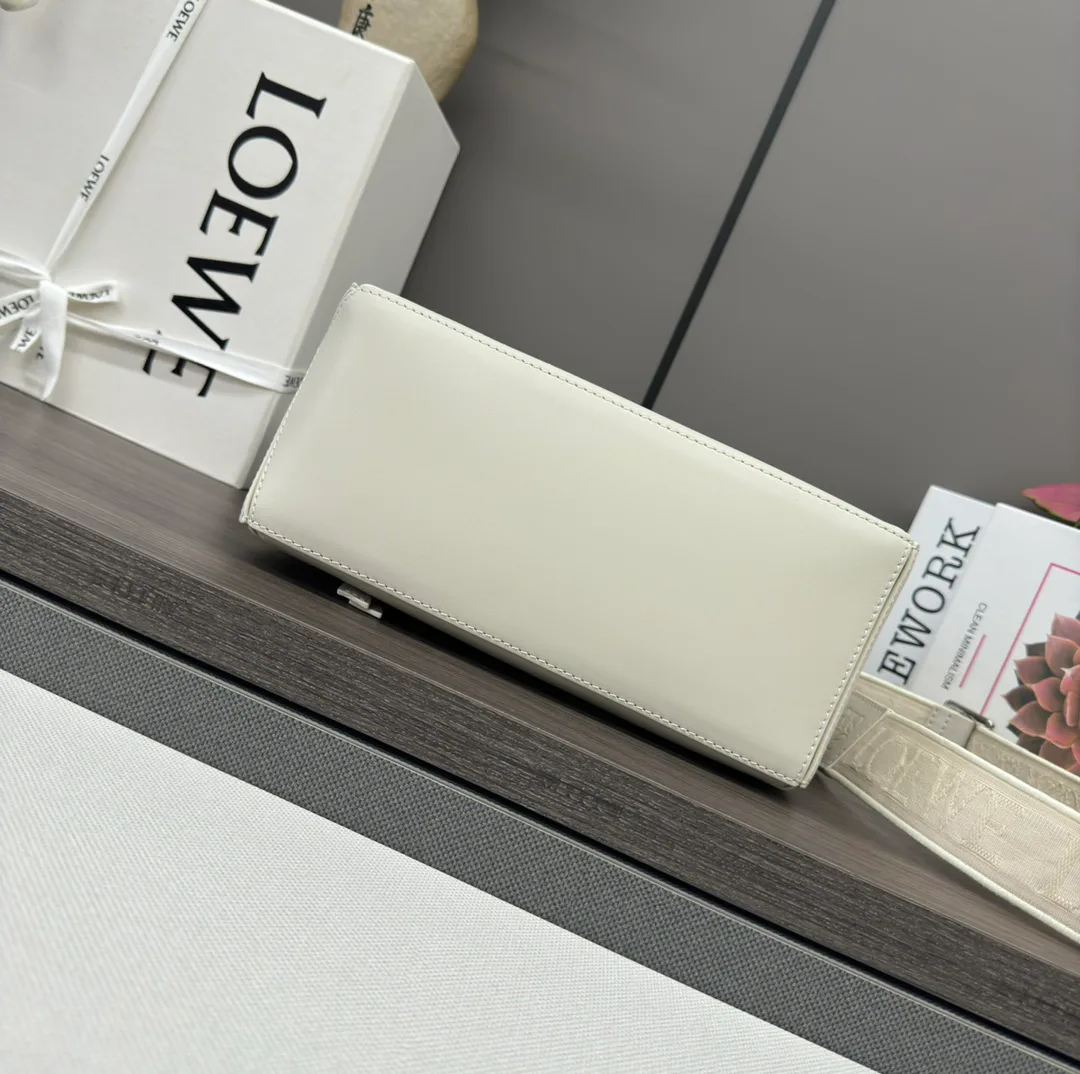 Классические Сумки Женские Loewe 11699887