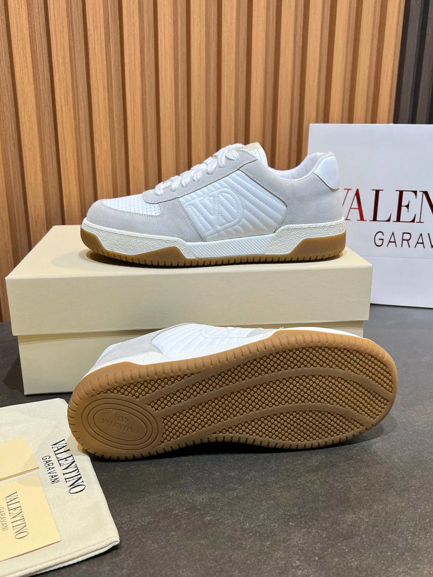 Кроссовки Женские Valentino 11679383