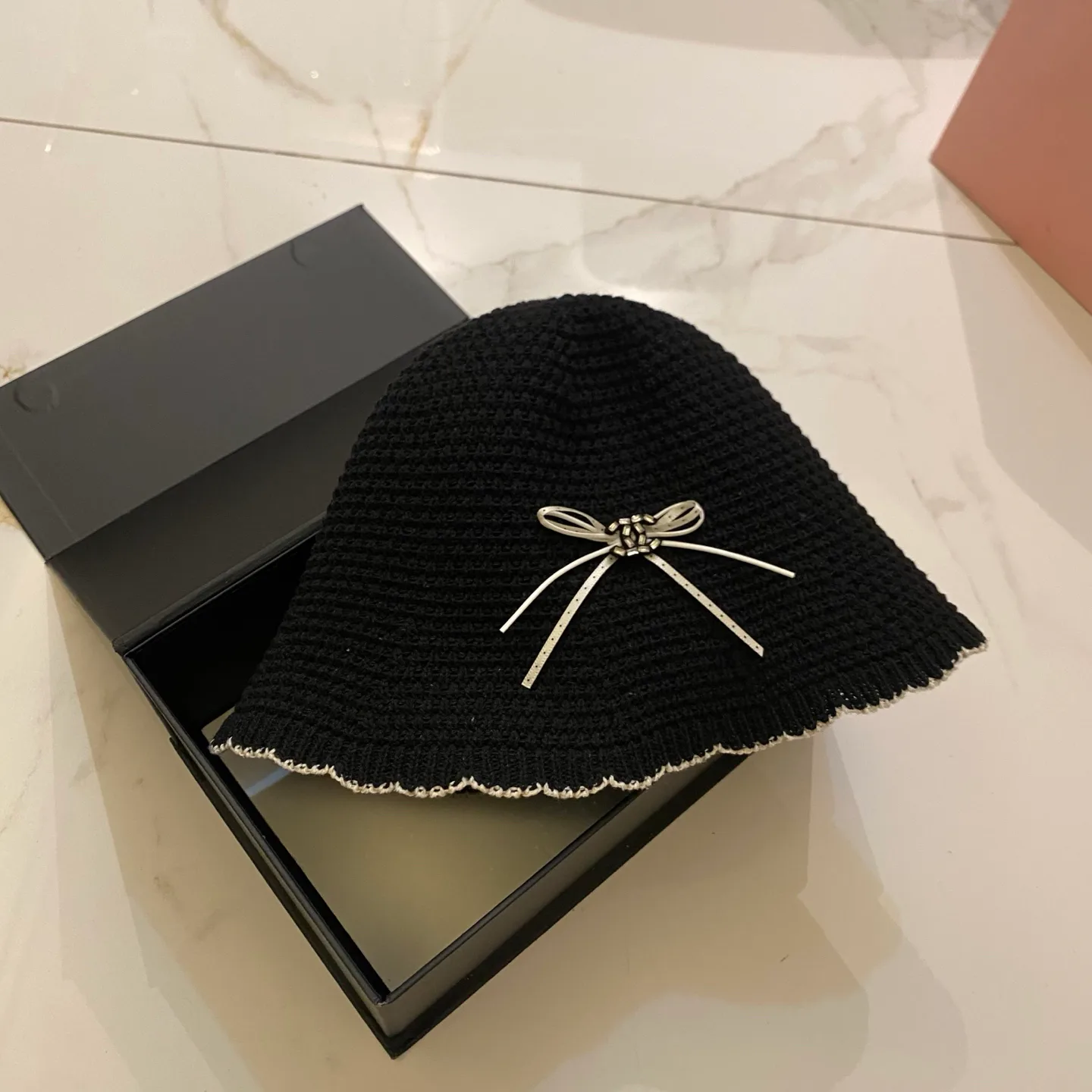 Головные Уборы Chanel 17498306