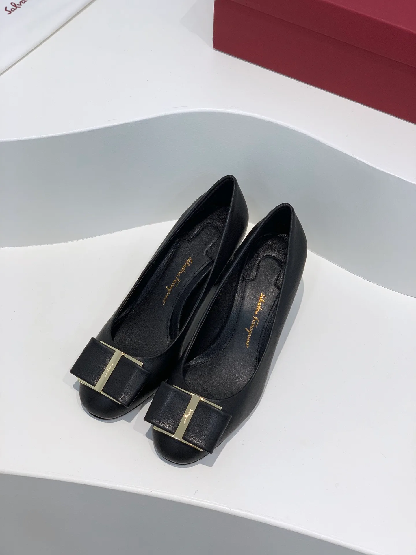 Туфли Женские Salvatore Ferragamo 11675502