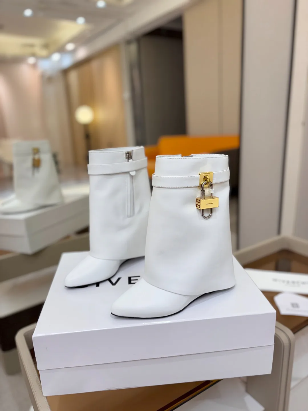 Ботинки Женские Givenchy 520243