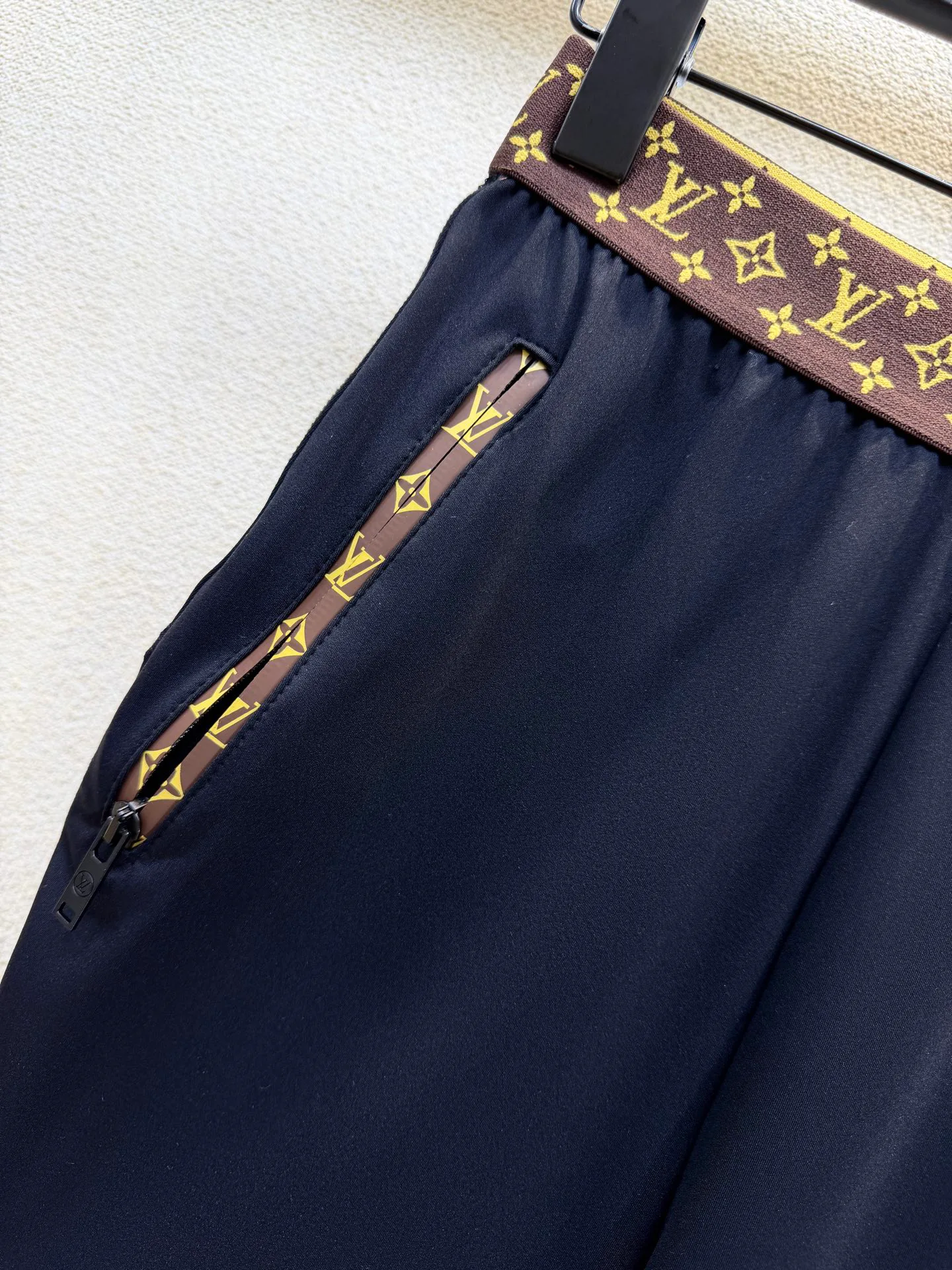Брюки Женские Louis Vuitton 14426841