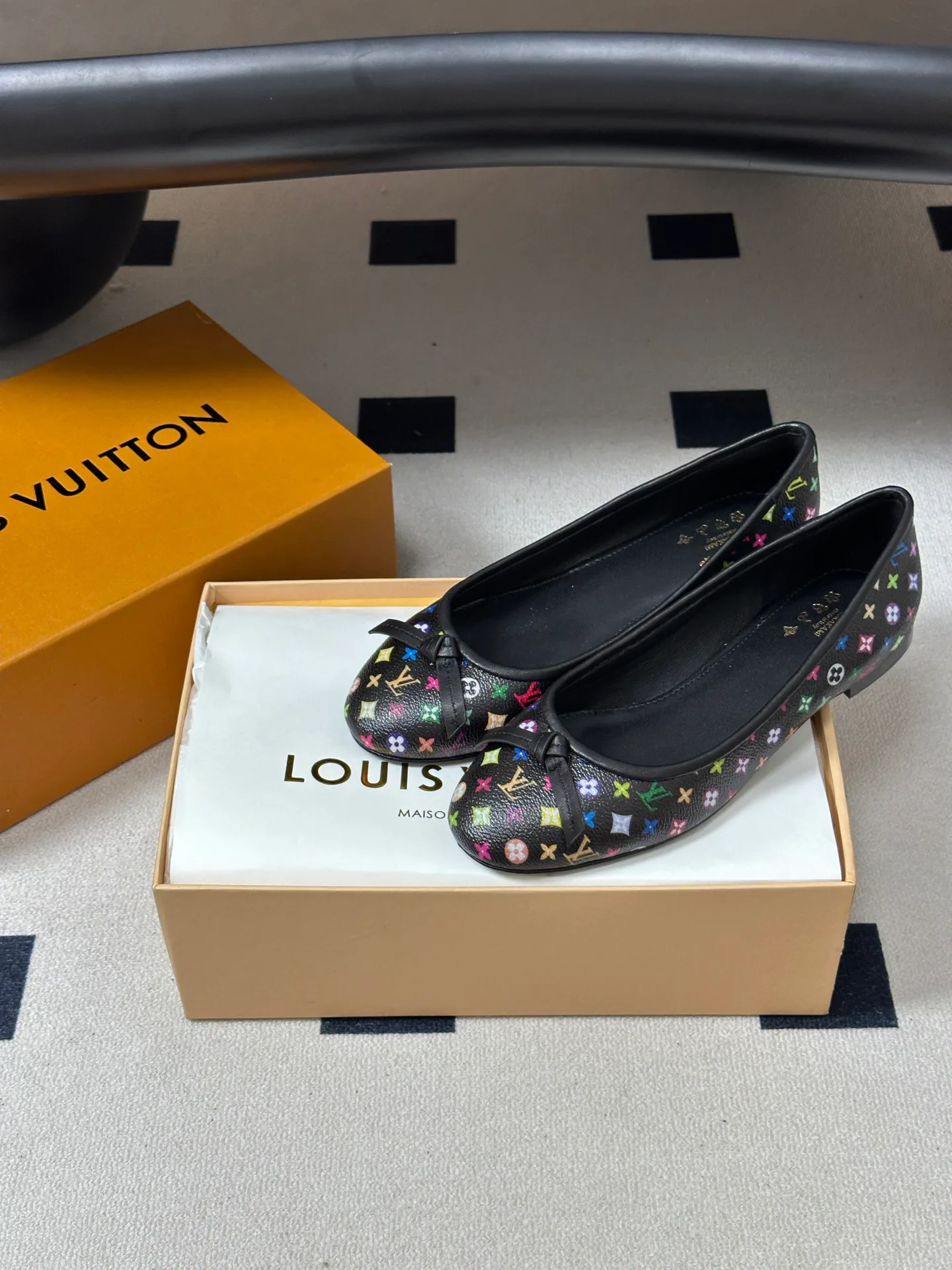 Балетки Женские Louis Vuitton 18049409