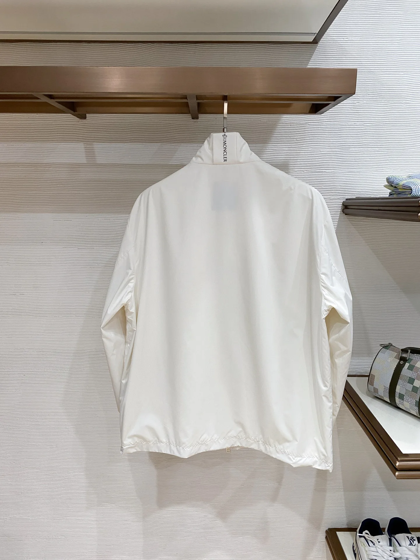 Куртки И Пуховики Мужские Moncler 2385911