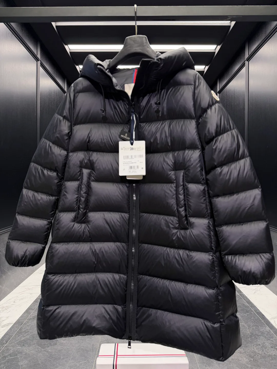 Куртки И Пуховики Женские Moncler 18725339