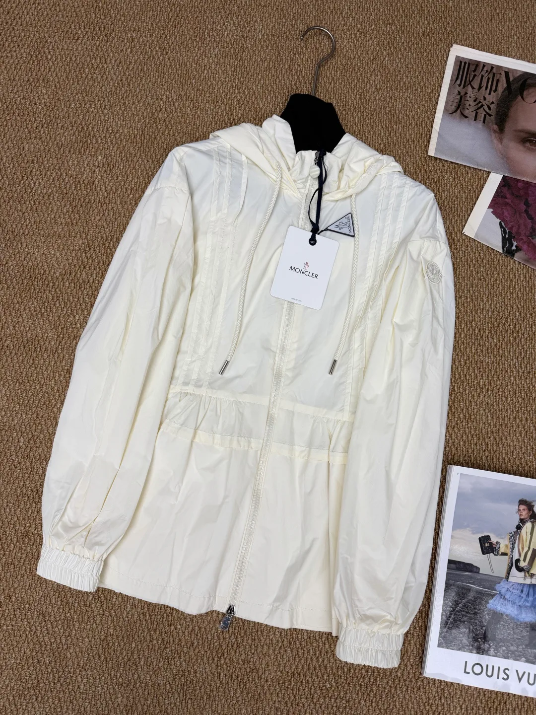 Куртки И Пуховики Женские Moncler 13153898