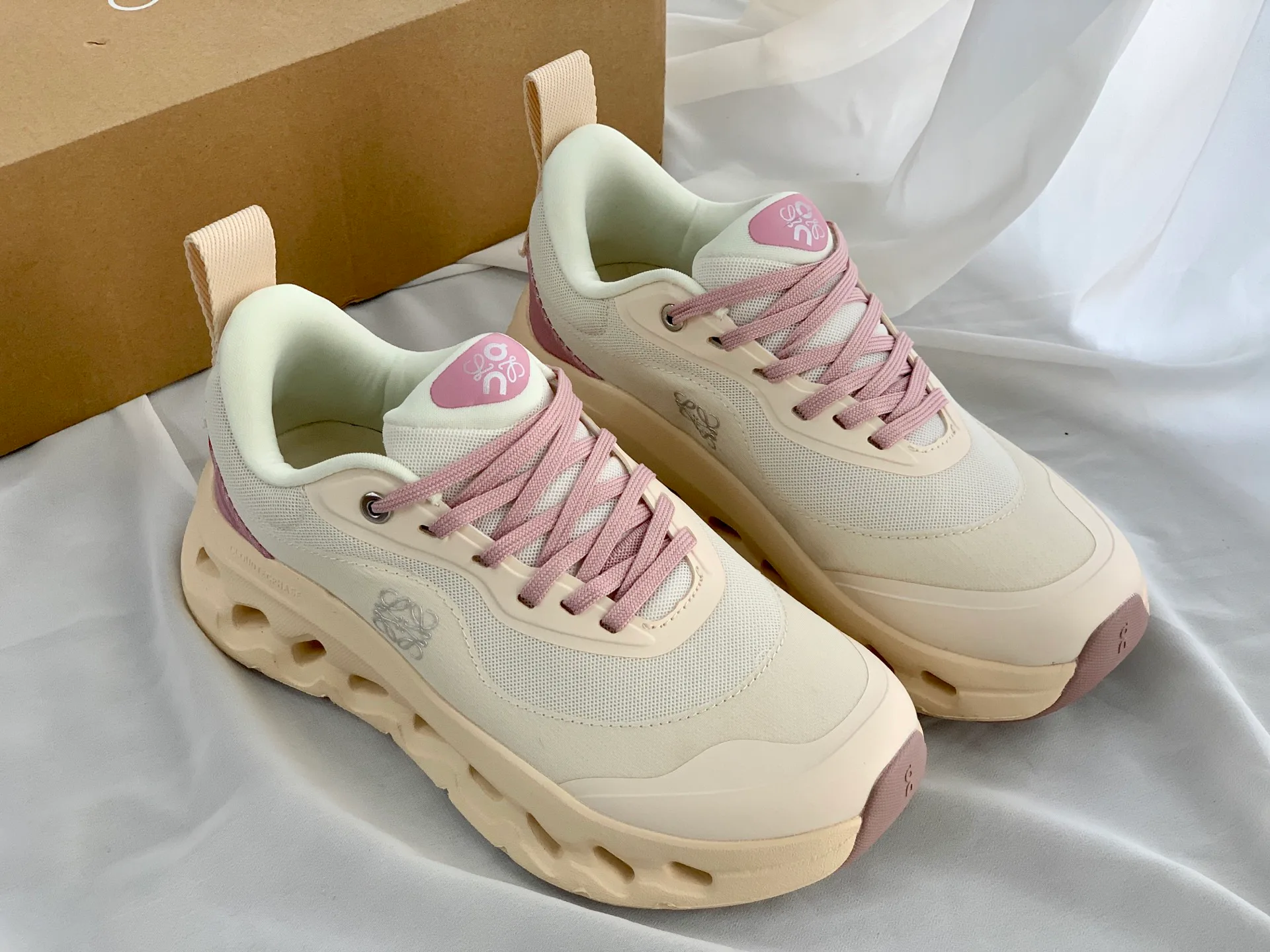 Кроссовки Женские Loewe 112851