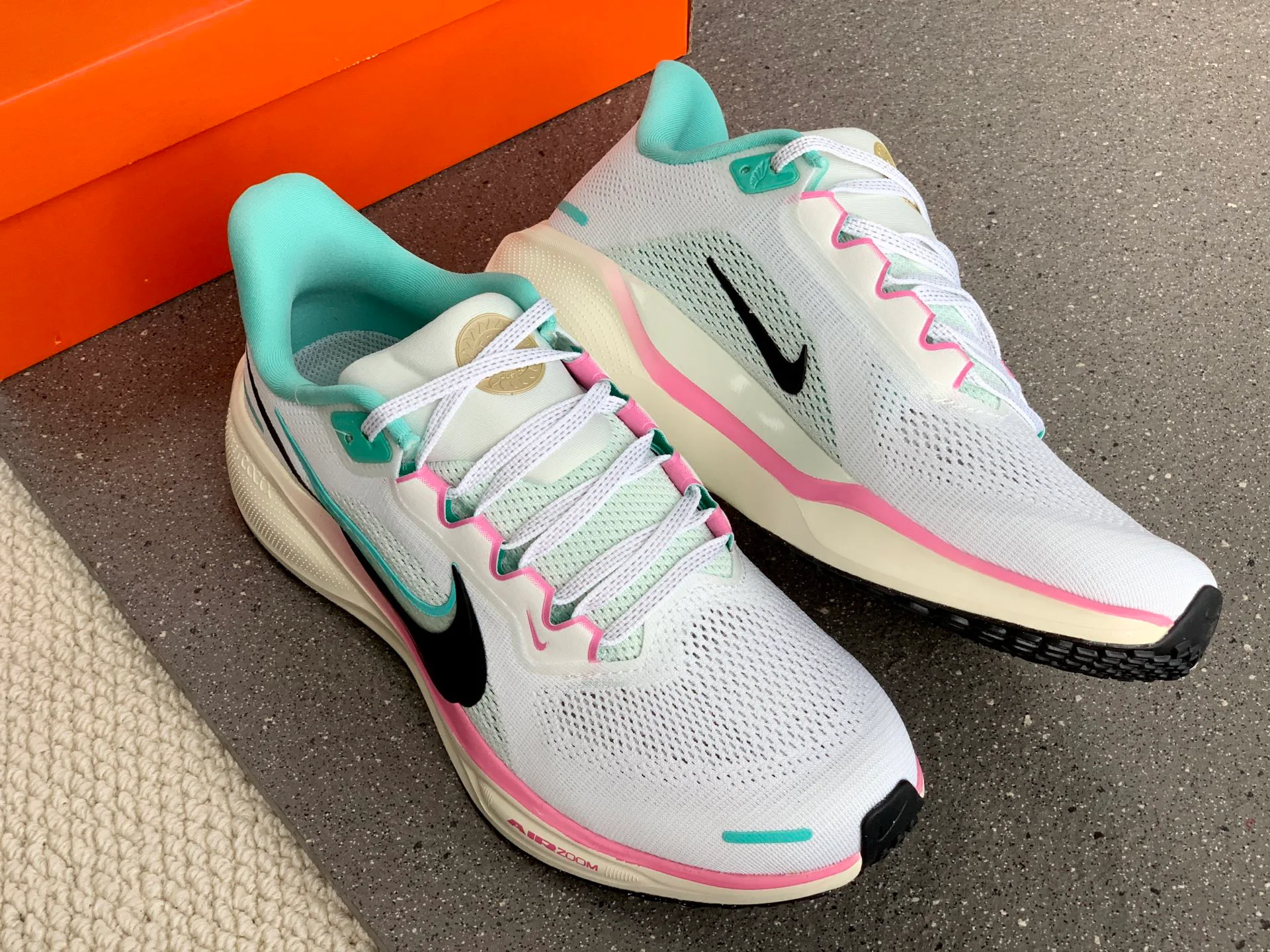 Кроссовки Женские Nike 230364