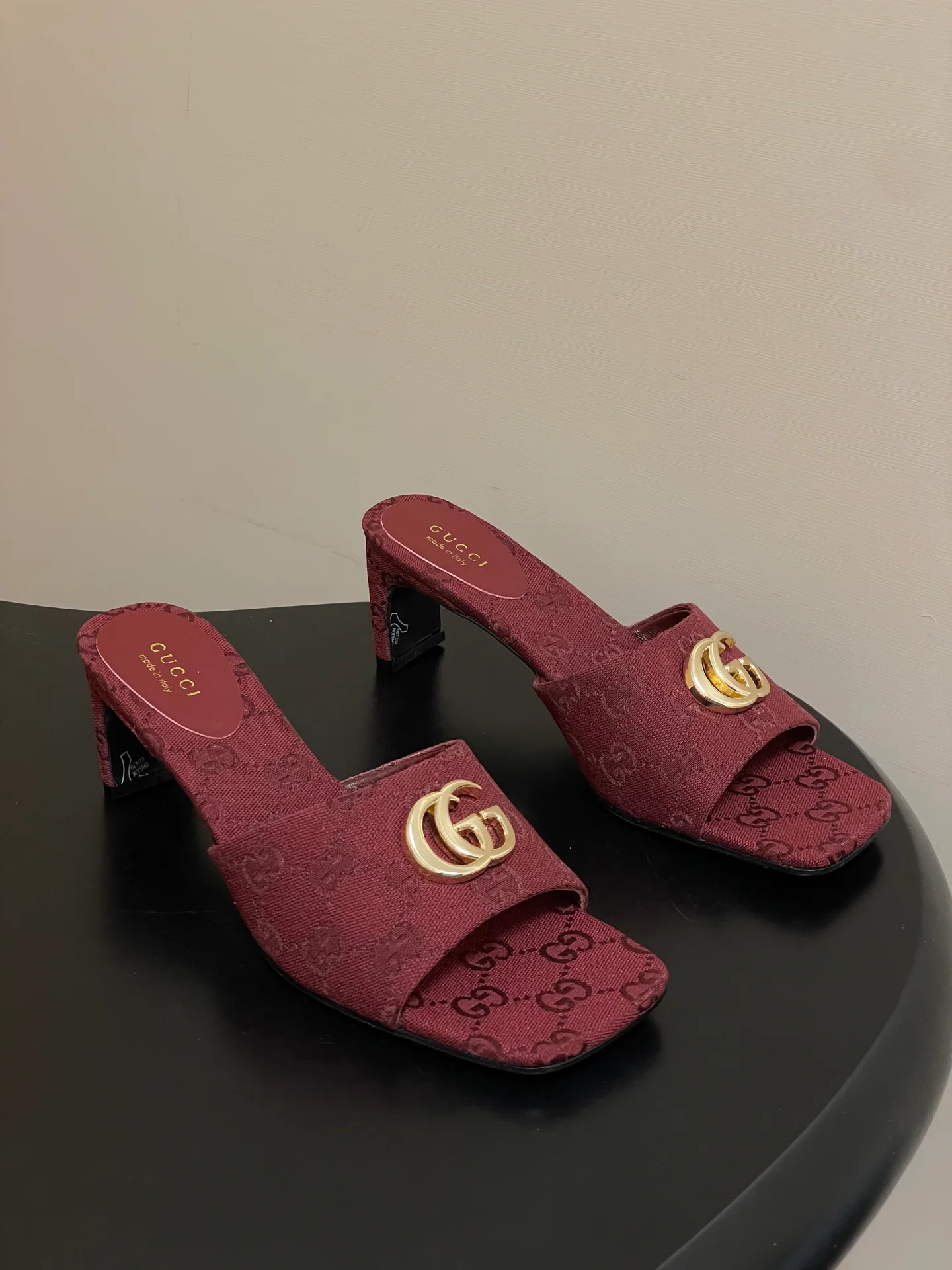 Босоножки Женские Gucci 11886542