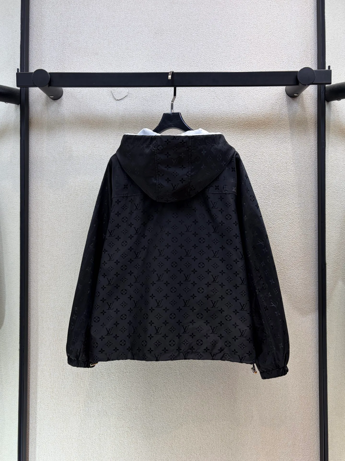 Куртки И Пуховики Женские Louis Vuitton 18506589