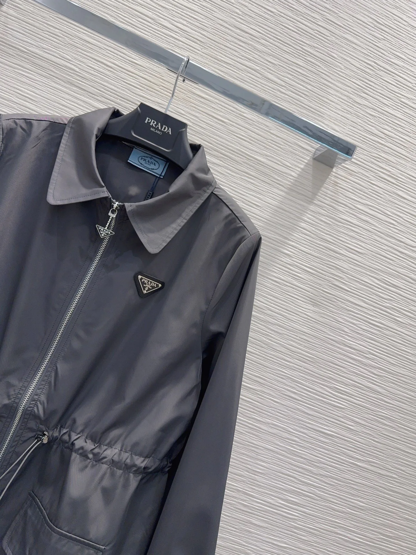 Куртки И Пуховики Женские Prada 17988397