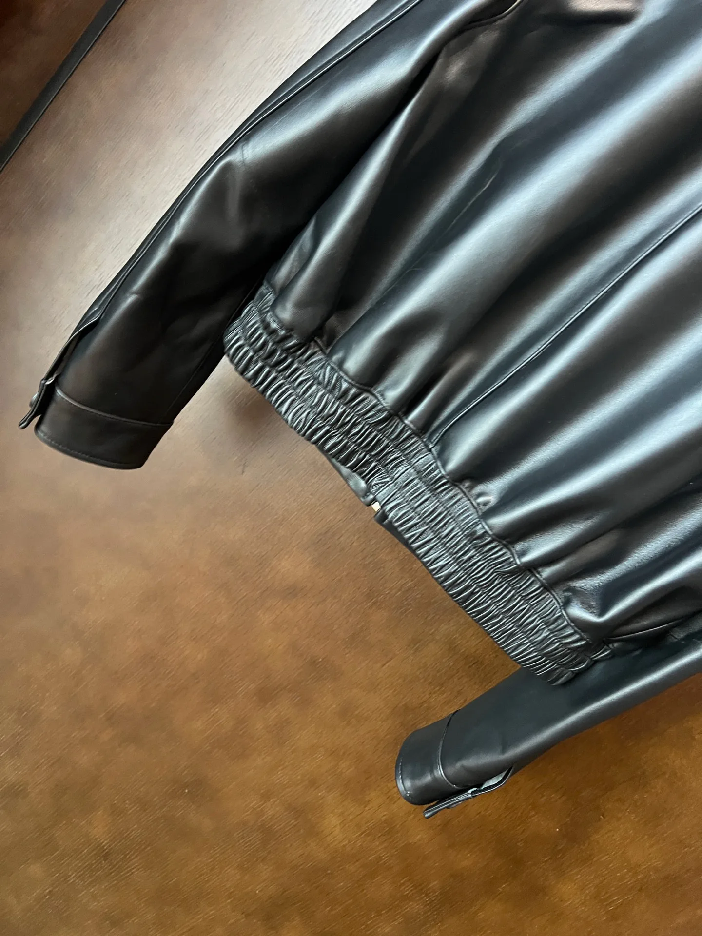 Кожаные Куртки И Дублёнки Женские Miu Miu 9101719