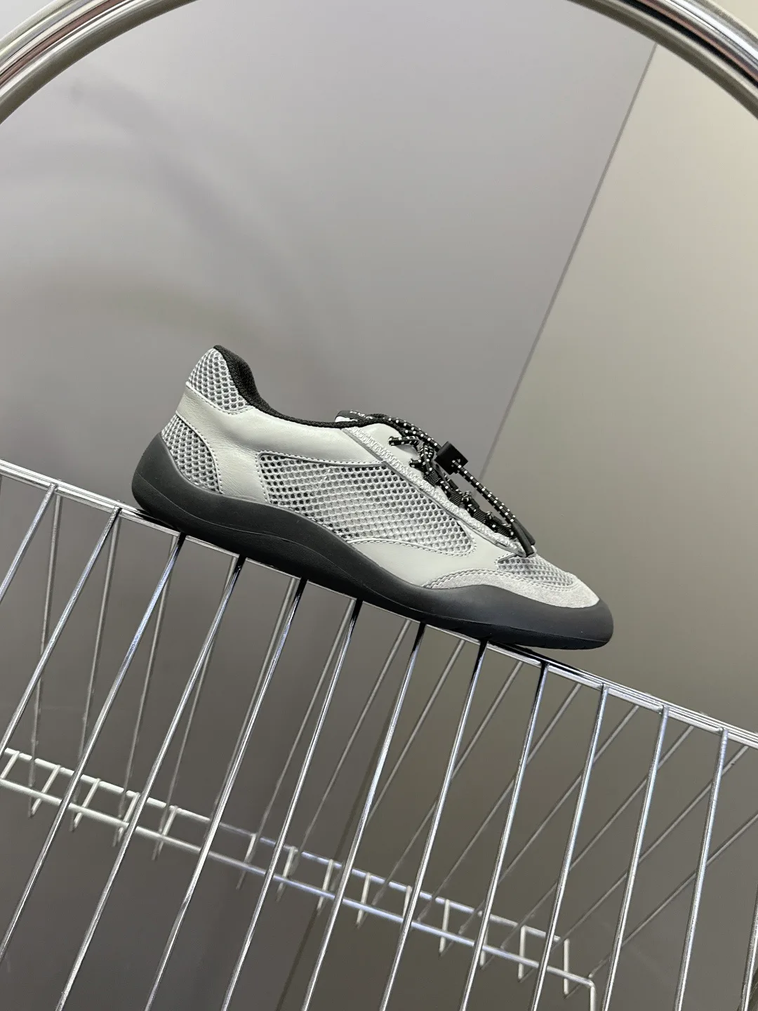 Кроссовки Женские Prada 13478276